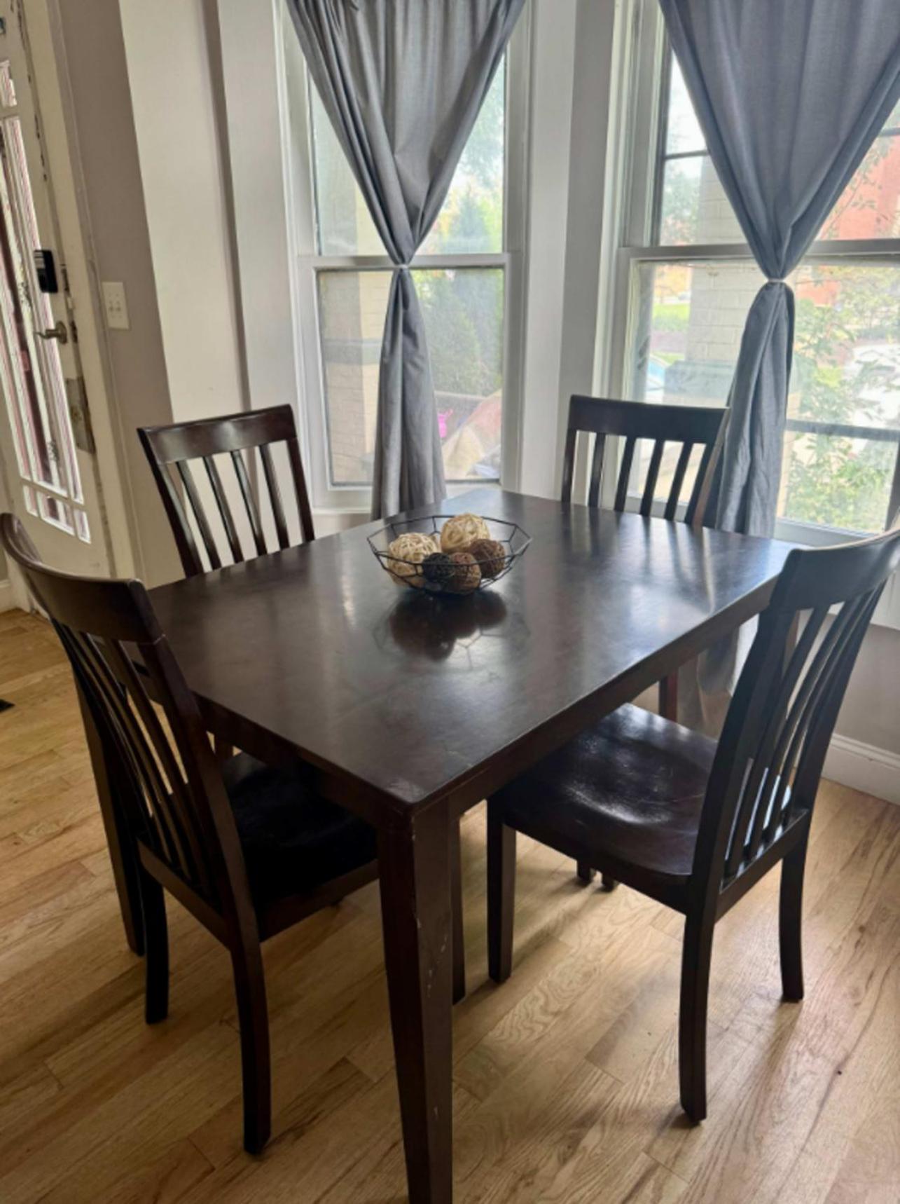 Jungle House Columbus Downtown Free Parking Sleeps 8 - Near Convention Center & Nationwide Arena - 2BR Short North Luxury Home - Over 5,800 Five Star Stays