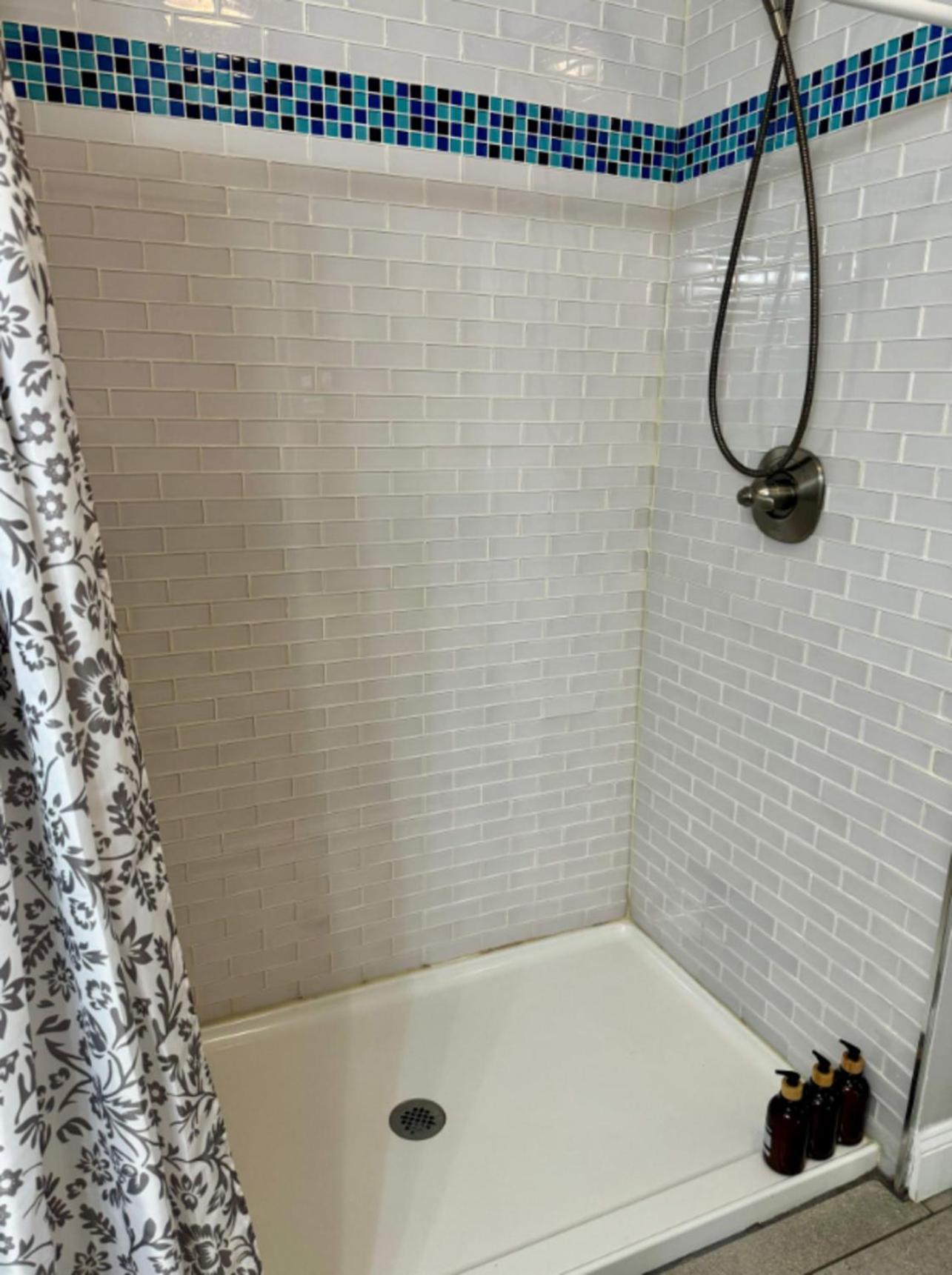 Jungle House Columbus Downtown Free Parking Sleeps 8 - Near Convention Center & Nationwide Arena - 2BR Short North Luxury Home - Over 5,800 Five Star Stays