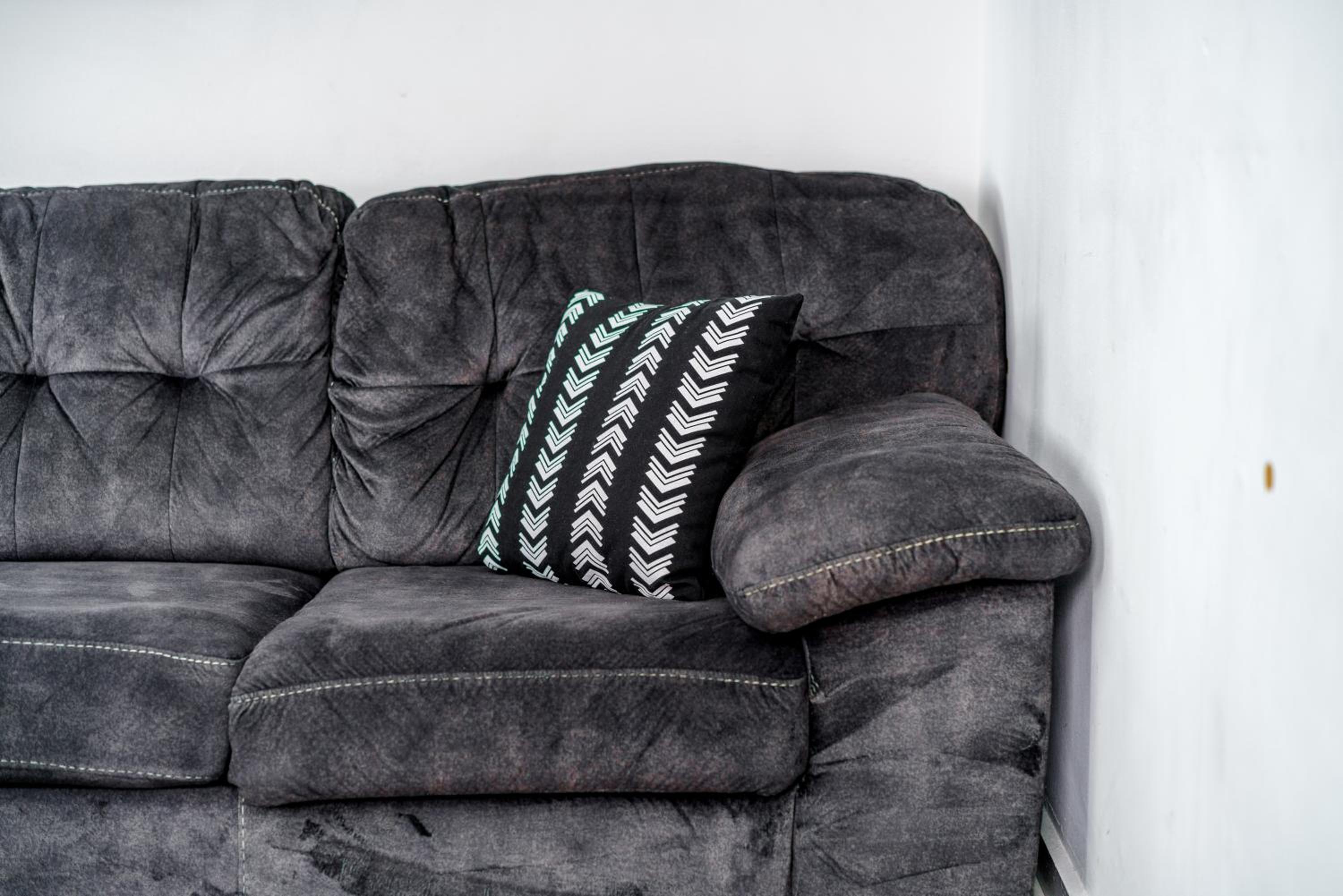 Jungle House Columbus Sleep 12 Downtown Ohio Free Parking - Steps to Convention Center & Nationwide Arena - 2BR Short North Luxury Home - Over 5,800 Five S