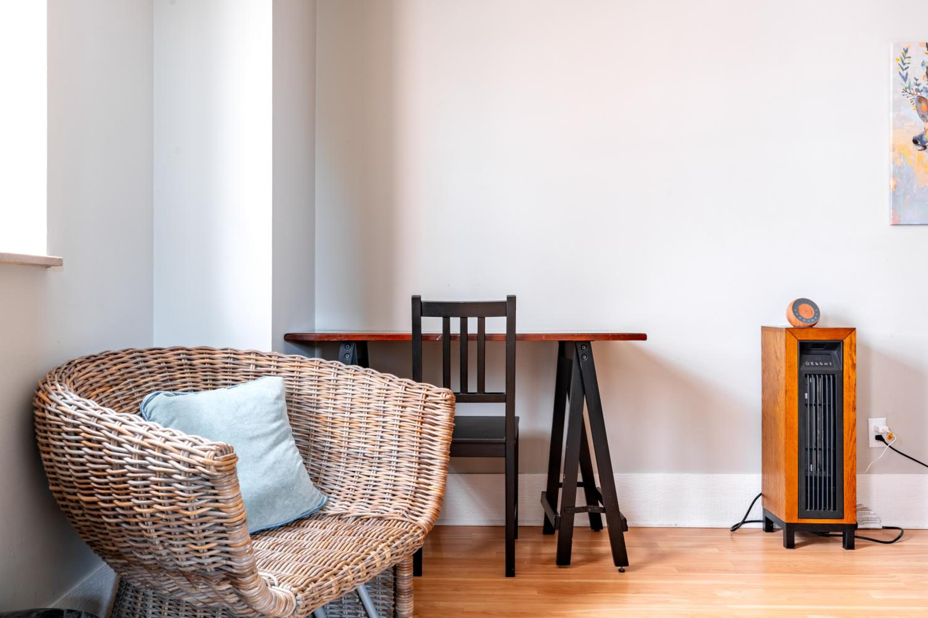 Jungle House Columbus Short North Downtown Free Parking - Steps to Convention Center & Nationwide Arena - 2BR Luxury Home - Sleeps 12 - Over 5,800 Five Sta
