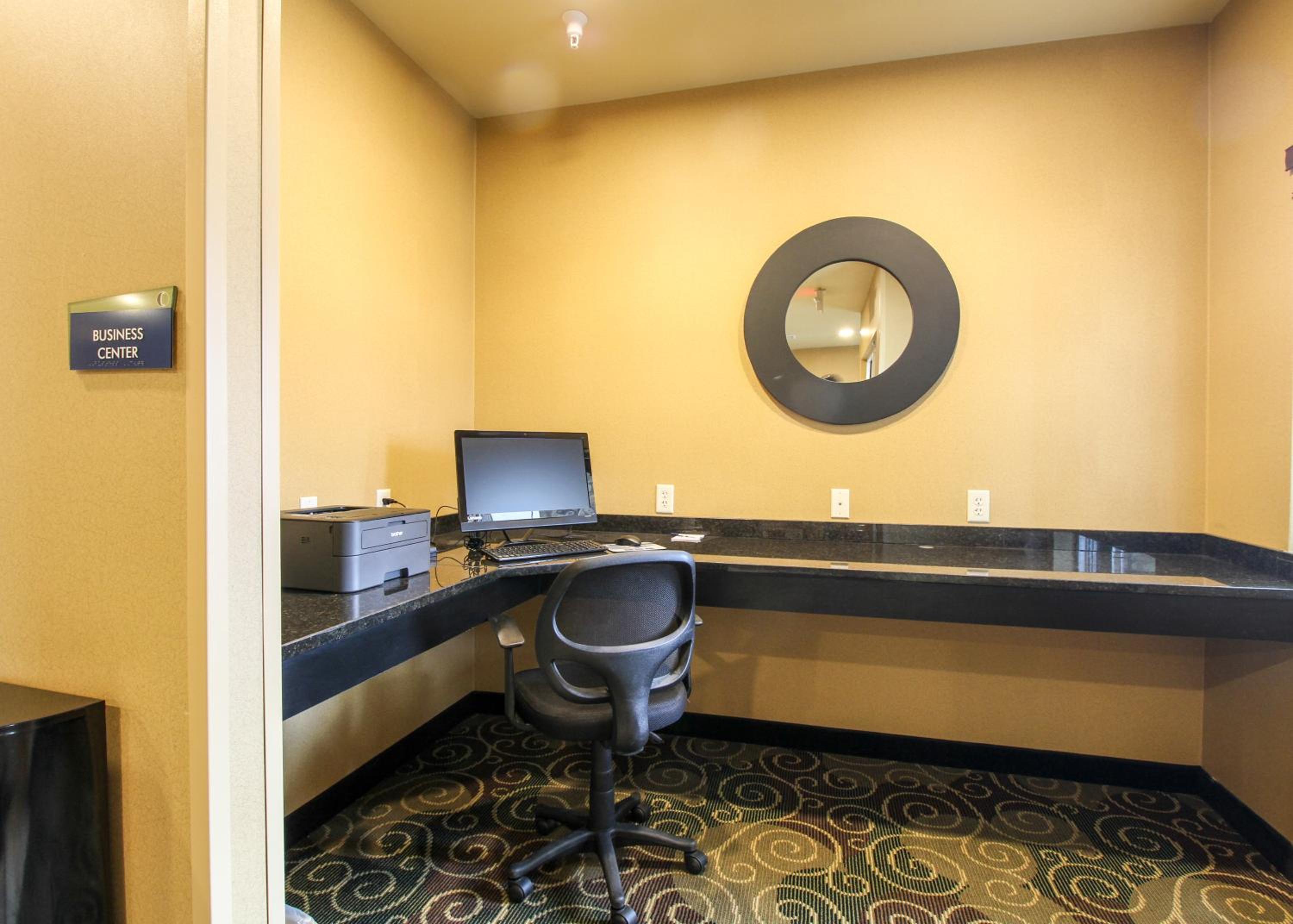 Cobblestone Hotel & Suites - Devils Lake