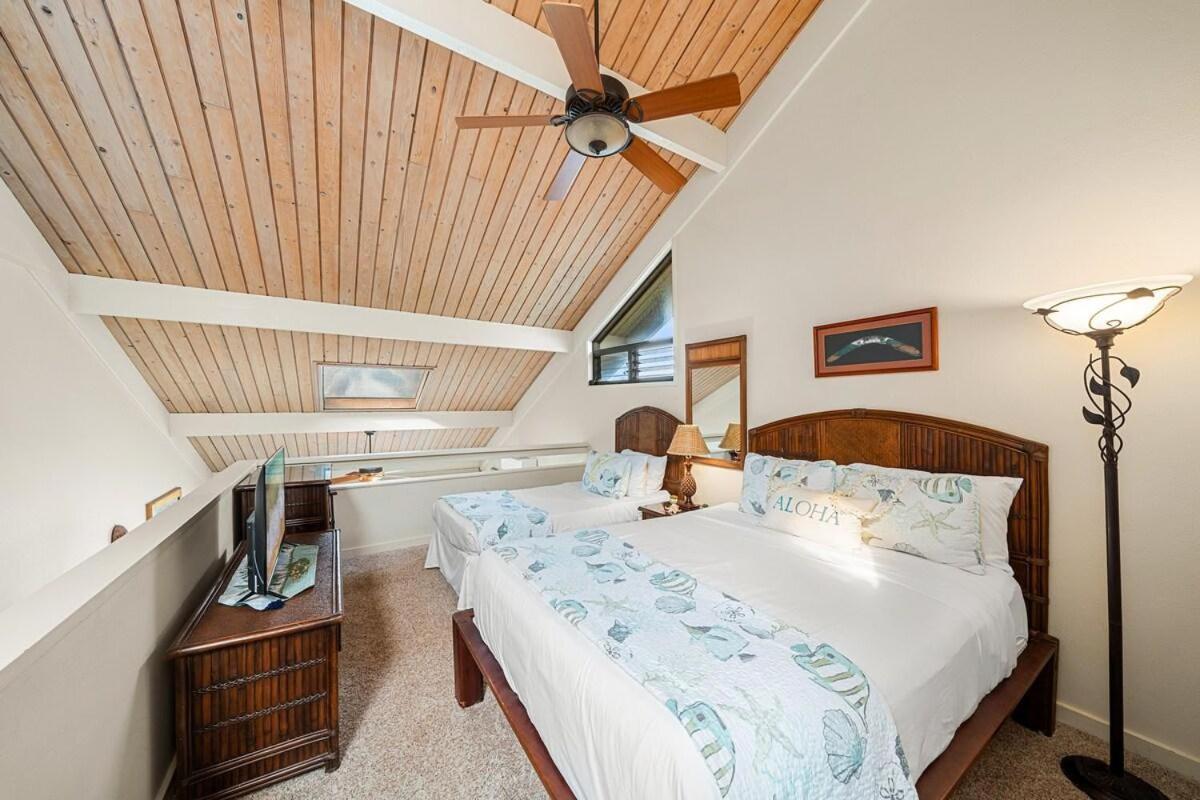 Kahana Village 3 · KHV 3 Remodeled 2BD Condo with Oceanfront Lan