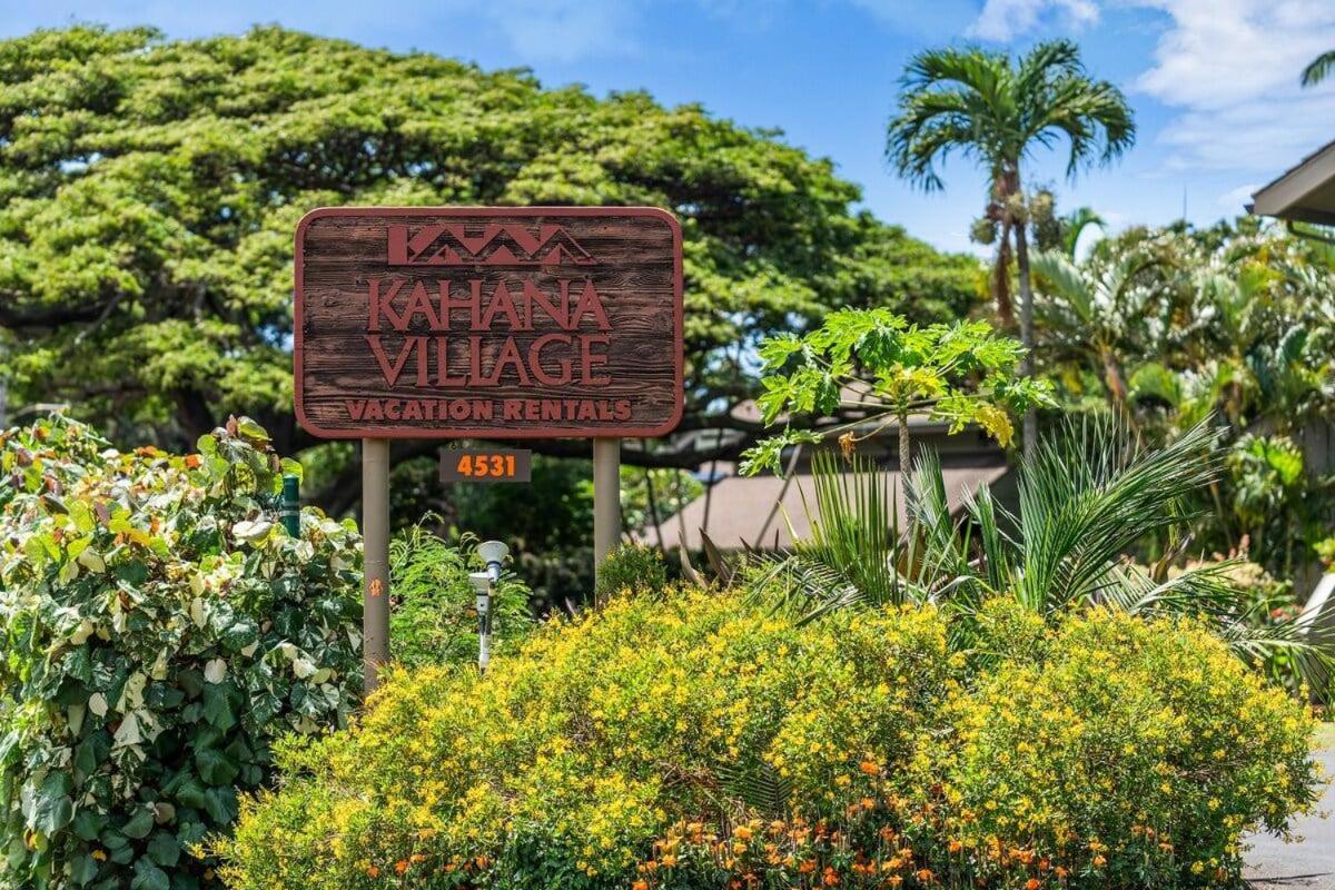 Kahana Village 3 · KHV 3 Remodeled 2BD Condo with Oceanfront Lan