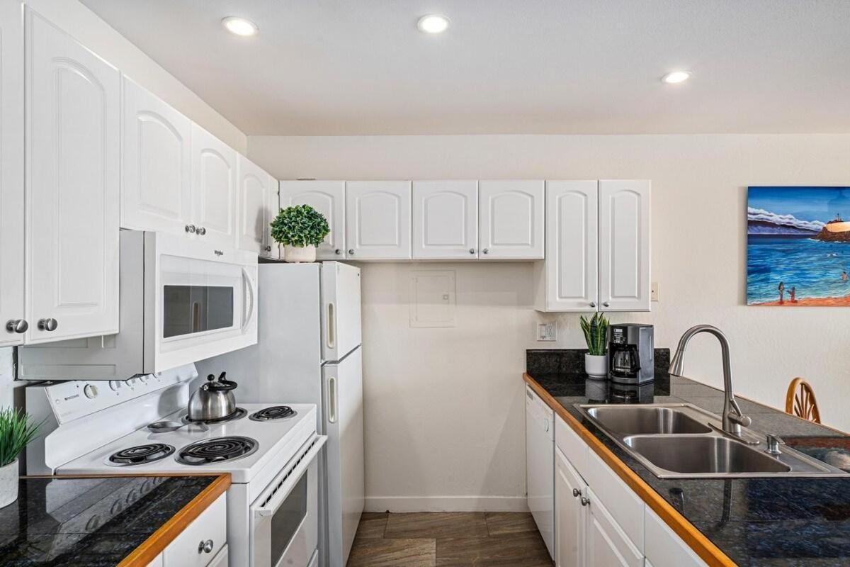 Hale Kamaole 210 · HAK 210 1BD Ocean view Walk to the Beach and