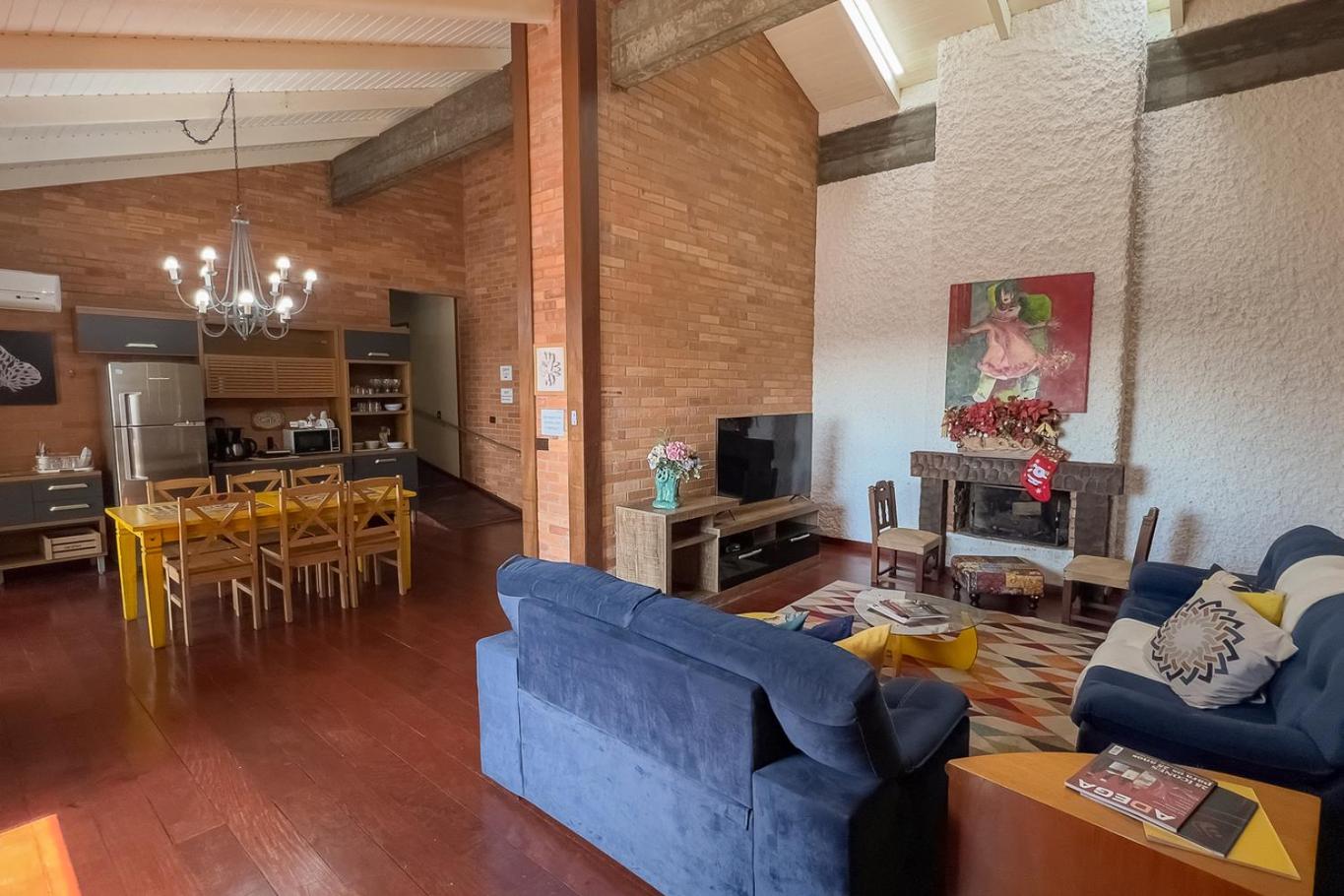 Casa com Vista, Lareira e Churrasqueira na Serra