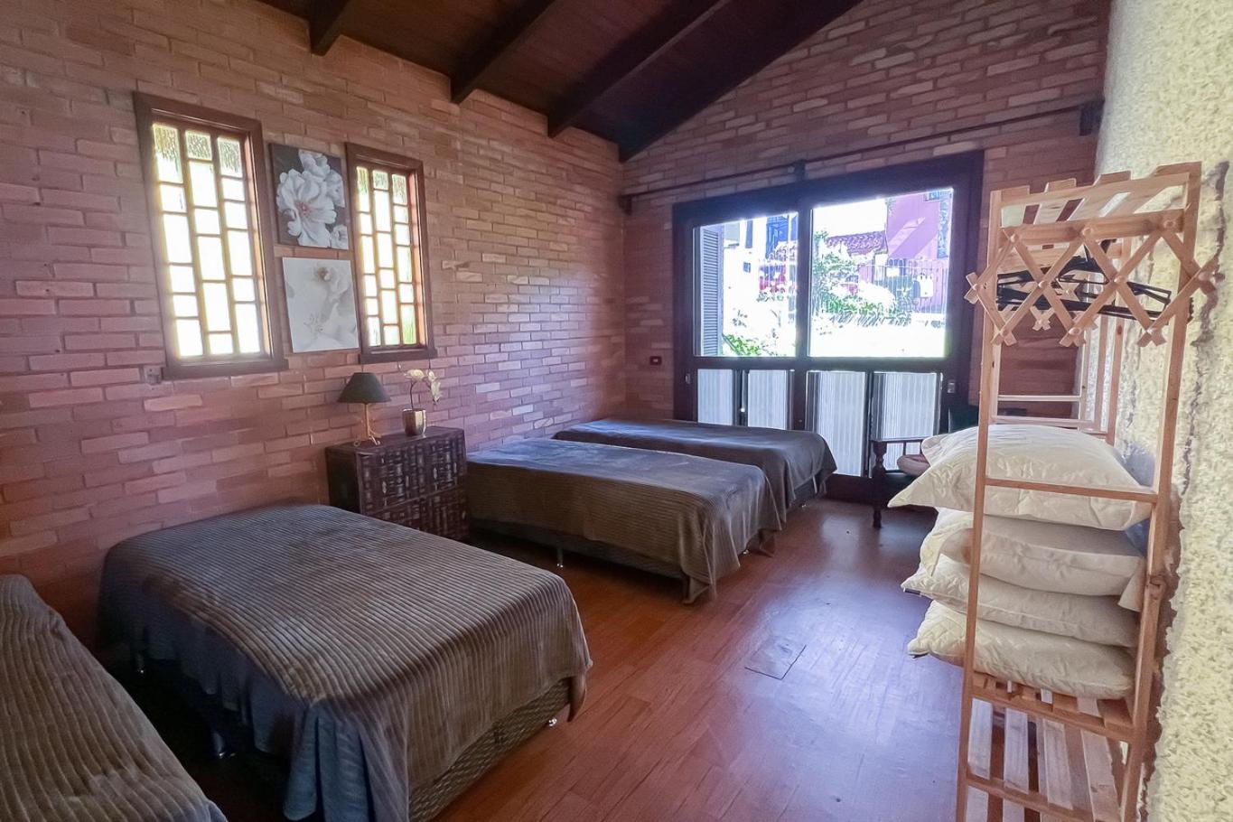 Casa com Vista, Lareira e Churrasqueira na Serra
