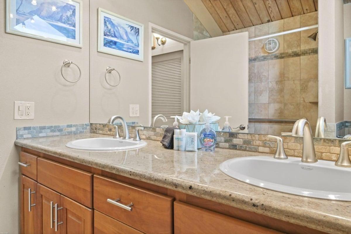 Kahana Village 9 · KHV 9 2BR Oceanfront Condo w Panoramic Maui