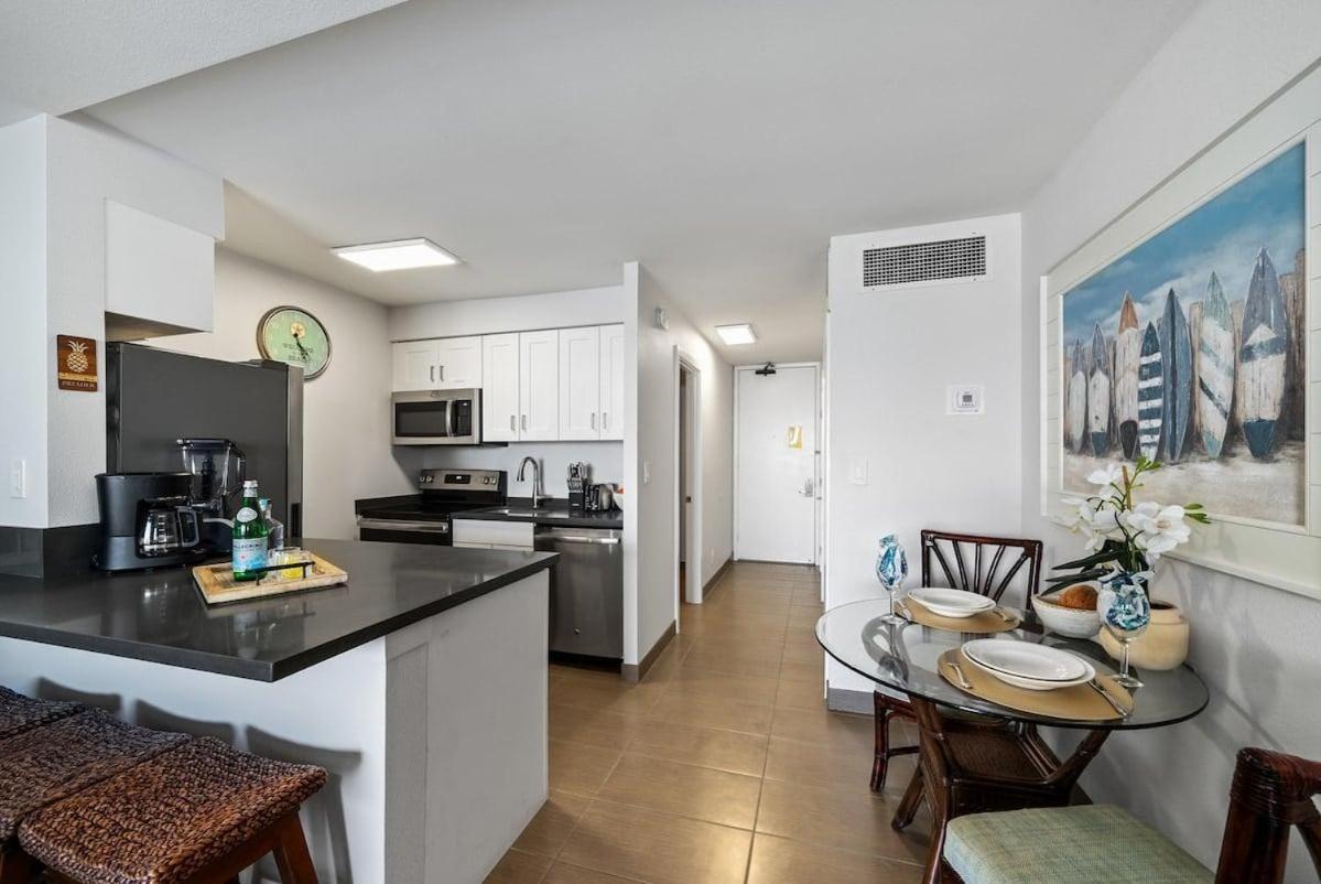 Lahaina Shores 523 · LS 523 Direct Beachfront Studio with Stunni
