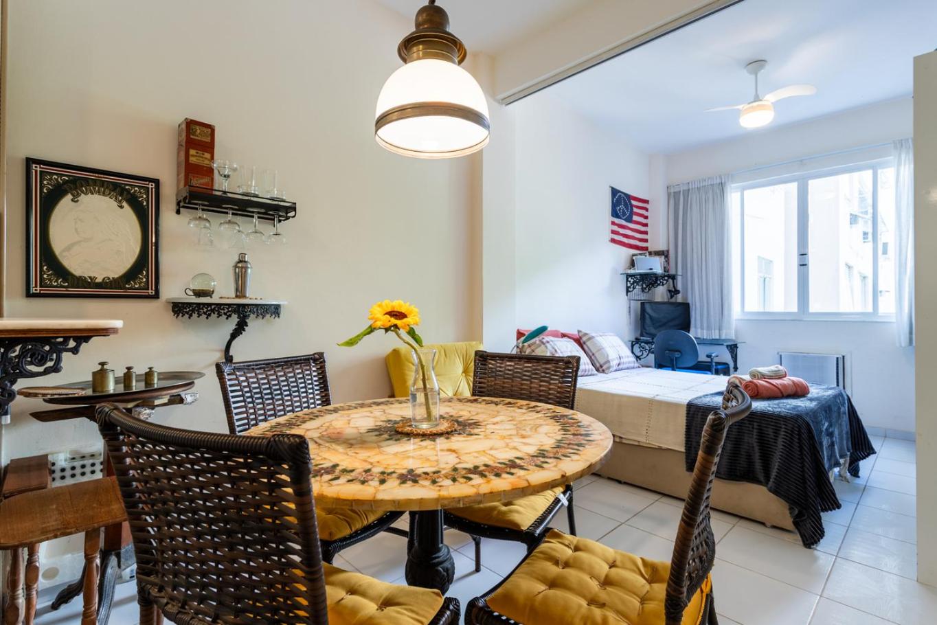 Loft com Ar Condicionado e Wi-fi a 140m da Praia