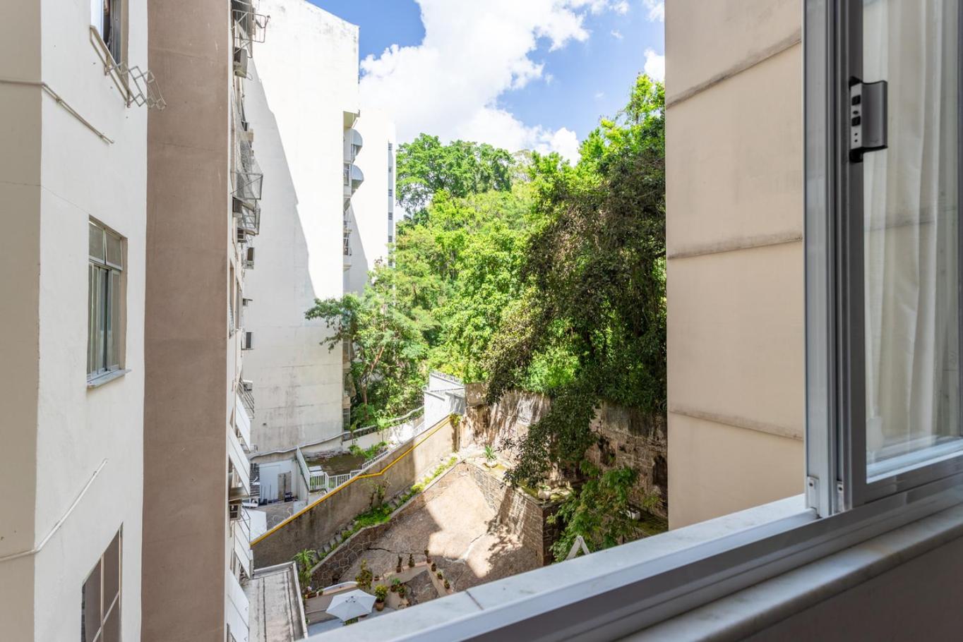 Loft com Ar Condicionado e Wi-fi a 140m da Praia