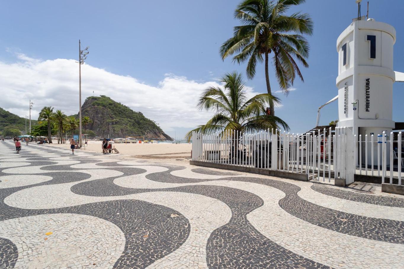 Loft com Ar Condicionado e Wi-fi a 140m da Praia