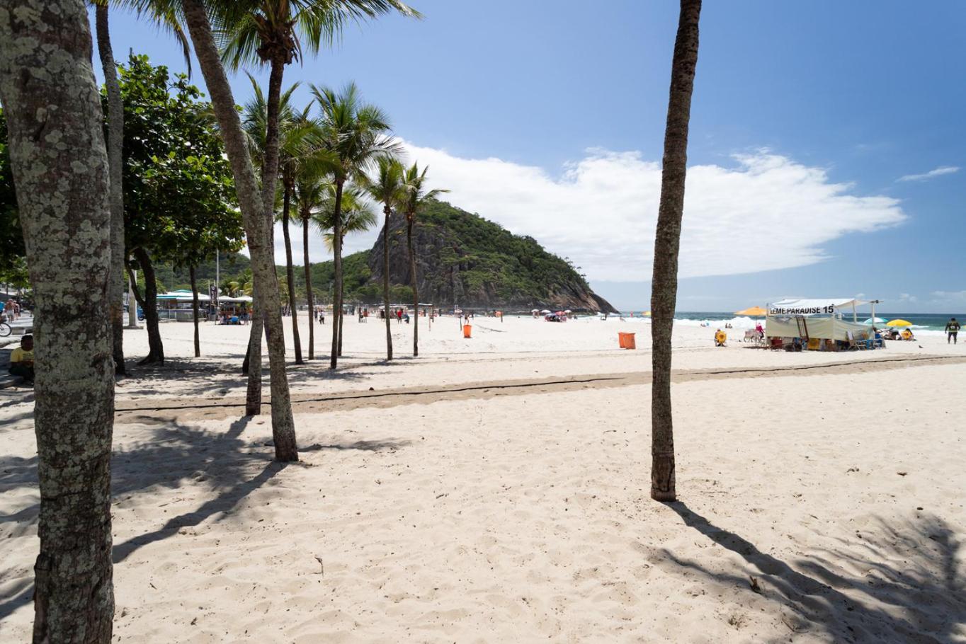 Loft com Ar Condicionado e Wi-fi a 140m da Praia