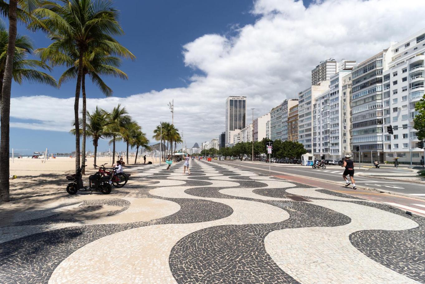 Loft com Ar Condicionado e Wi-fi a 140m da Praia