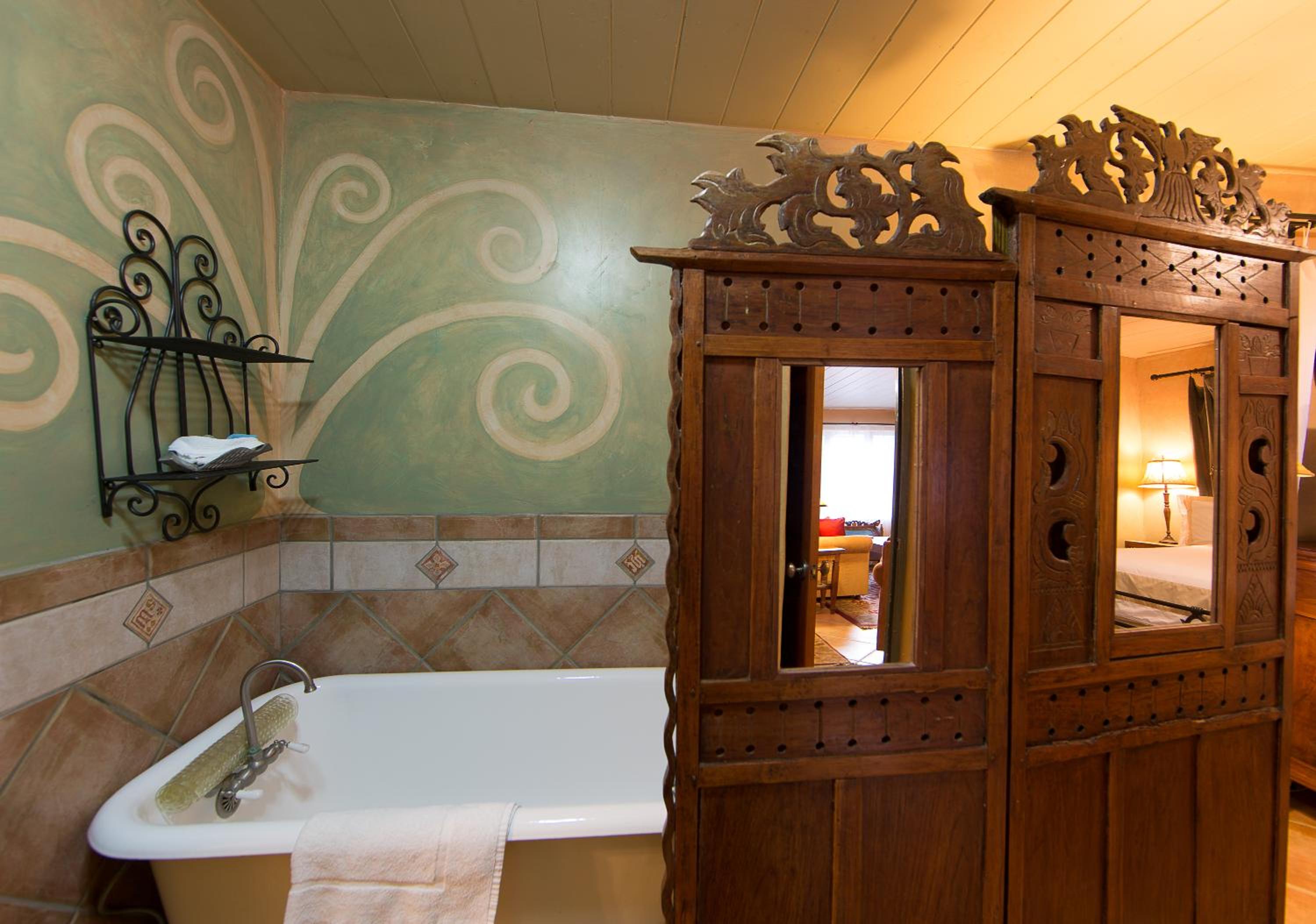 Ojai Vacations - The Emerald Iguana Inn - Property Image 12