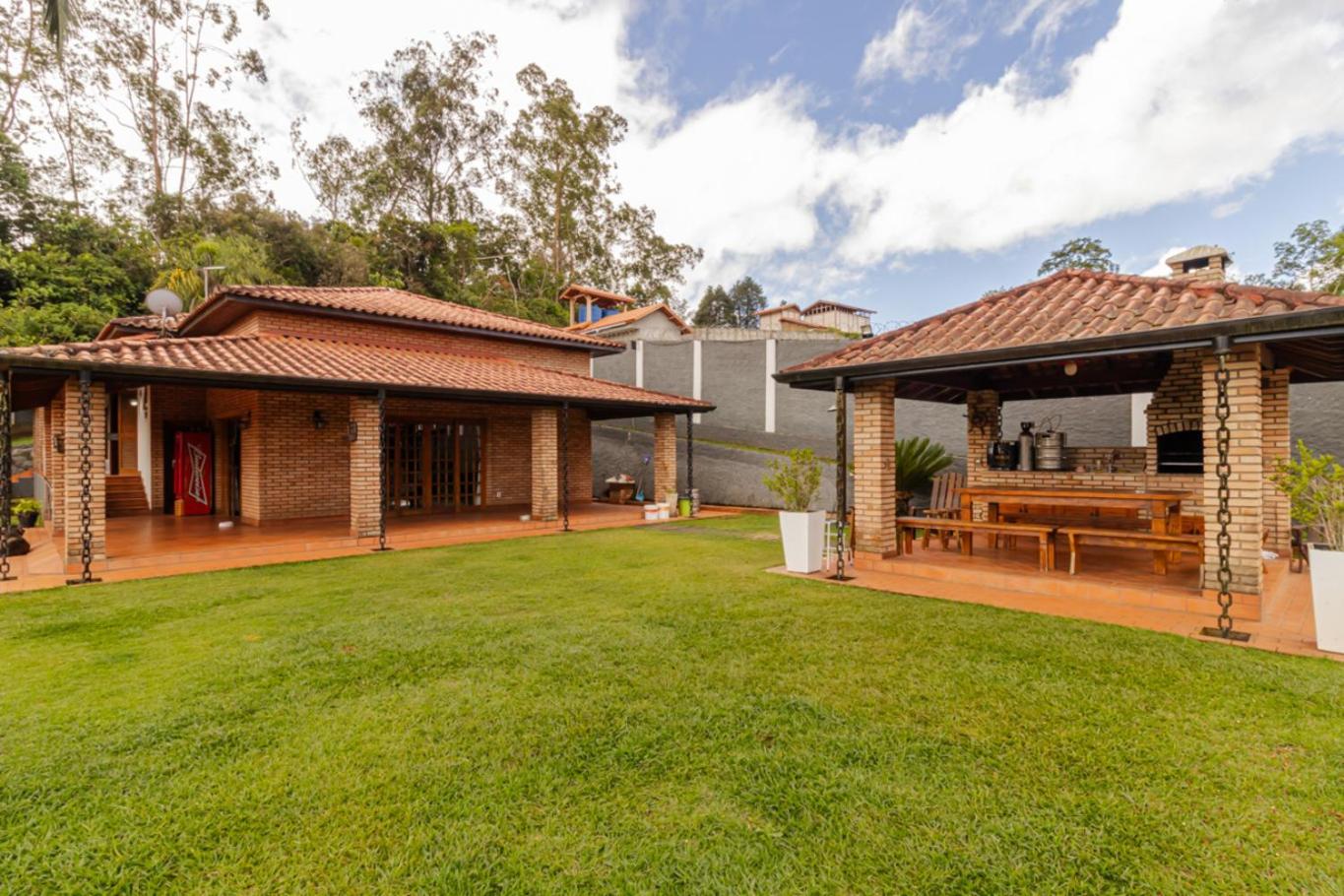 Casa de Campo com Piscina, Churrasqueira e Hidro