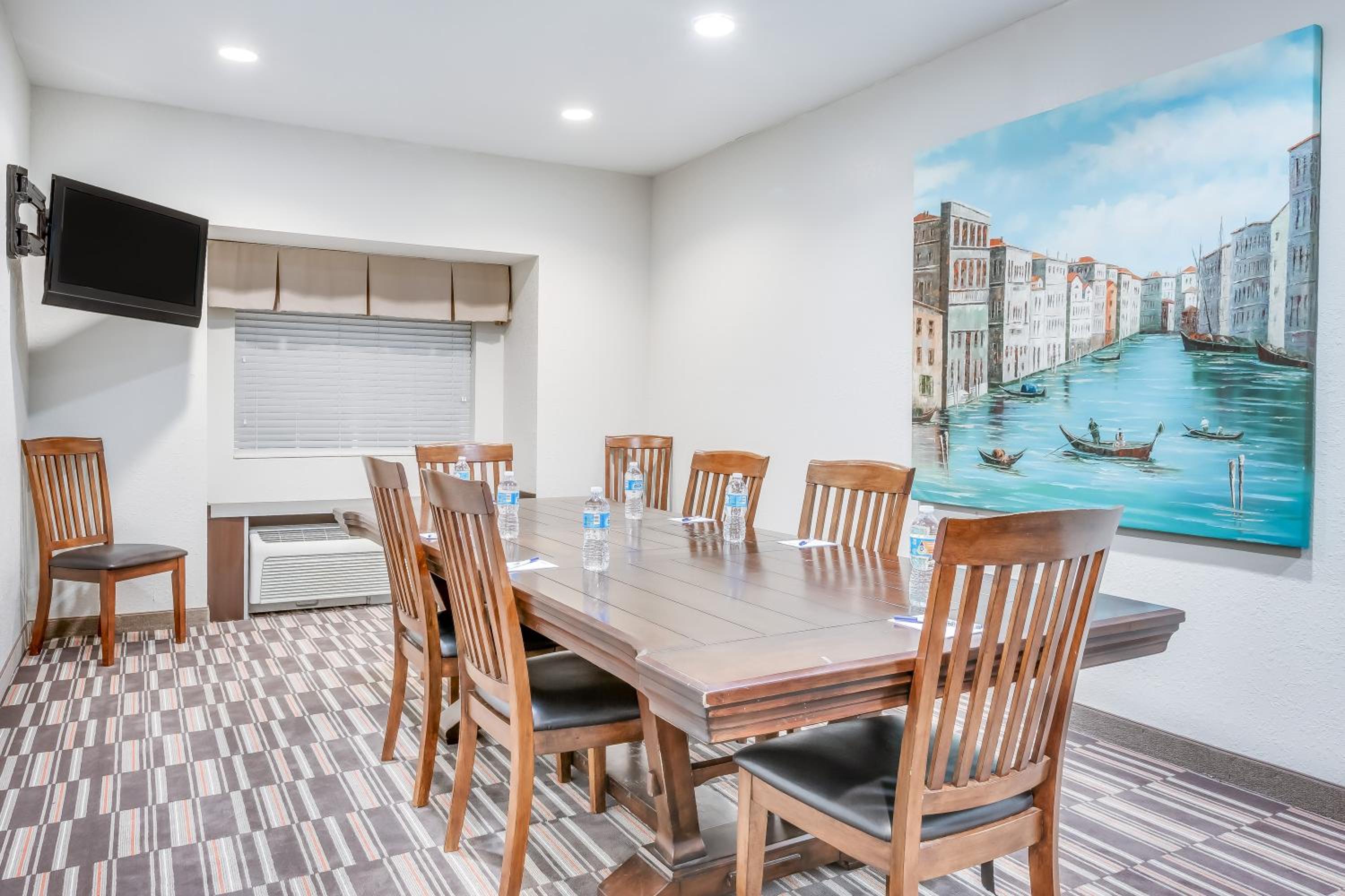 Birmingham Vacations - Microtel Inn  Suites by Wyndham Hoover/Birmingham - Property Image 5