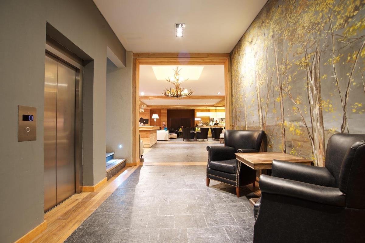 hotel reception