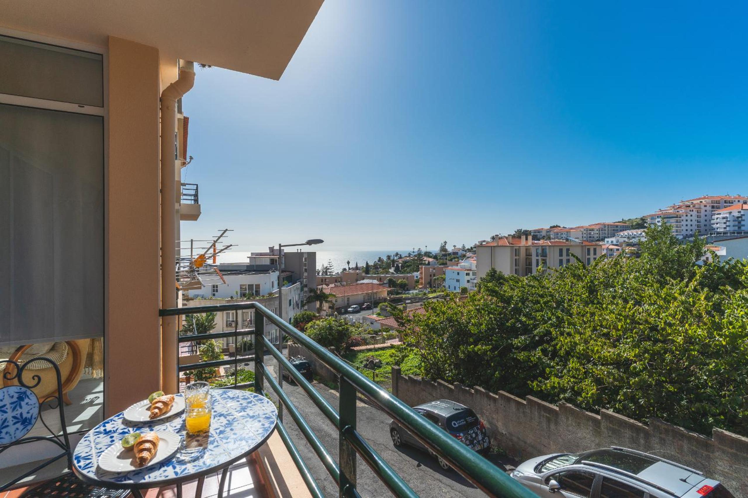 Sol Garajau Apartment by Atlantic Holiday
