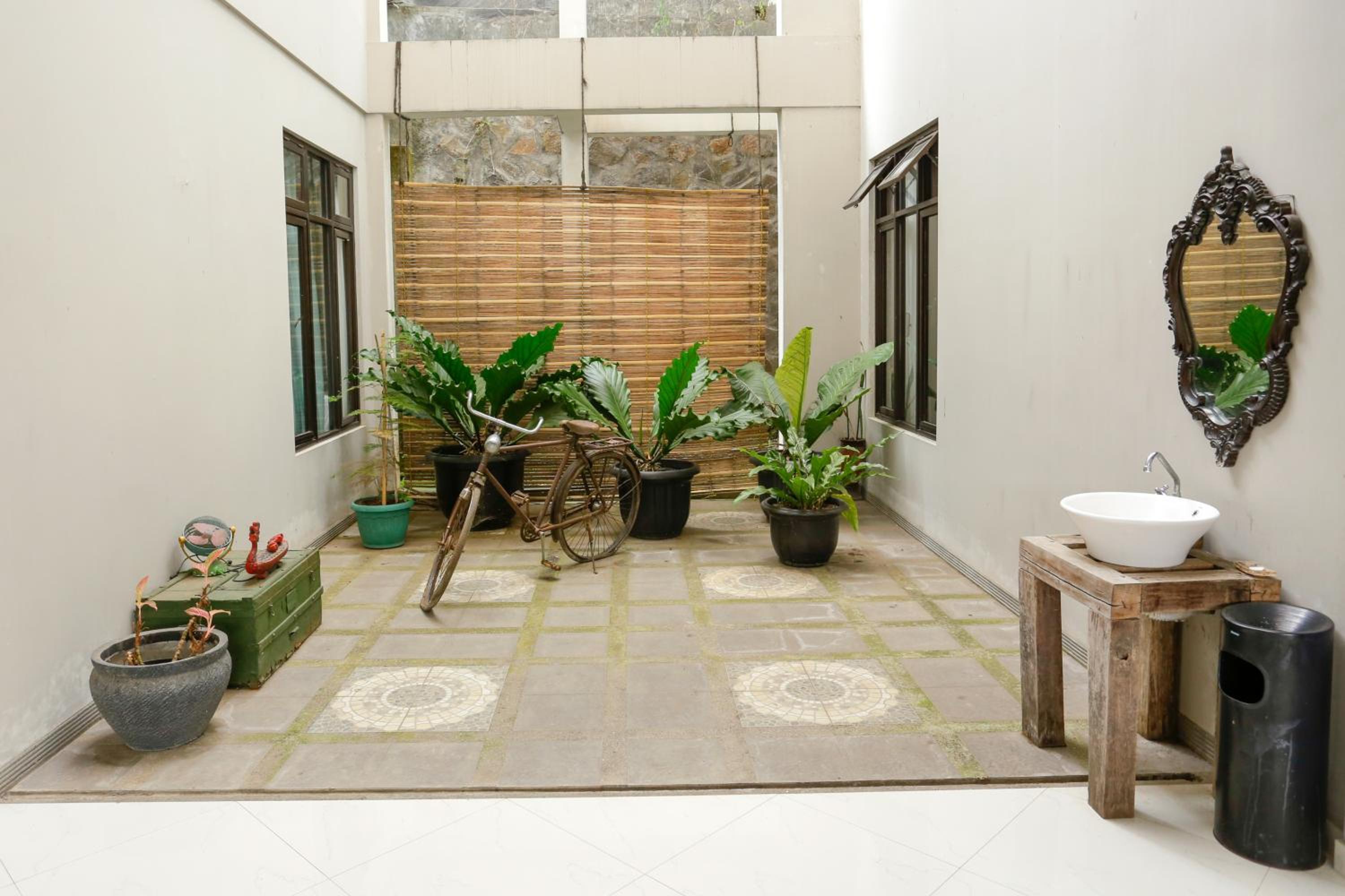 RedDoorz at Palagan Joglo Sersan Bajuri