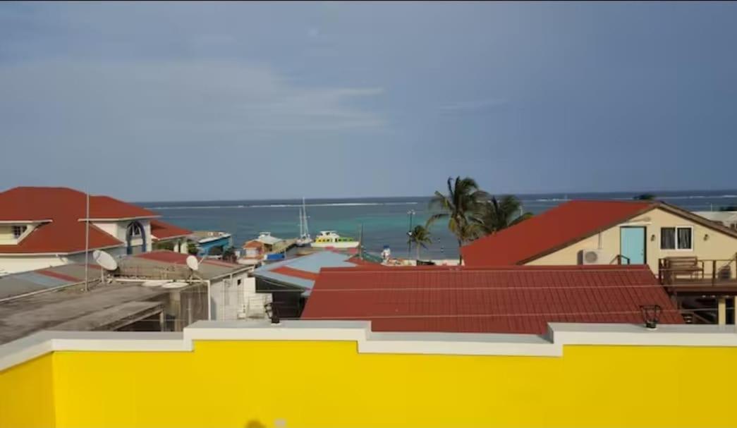 Paradise suites and residence with pool and balcony