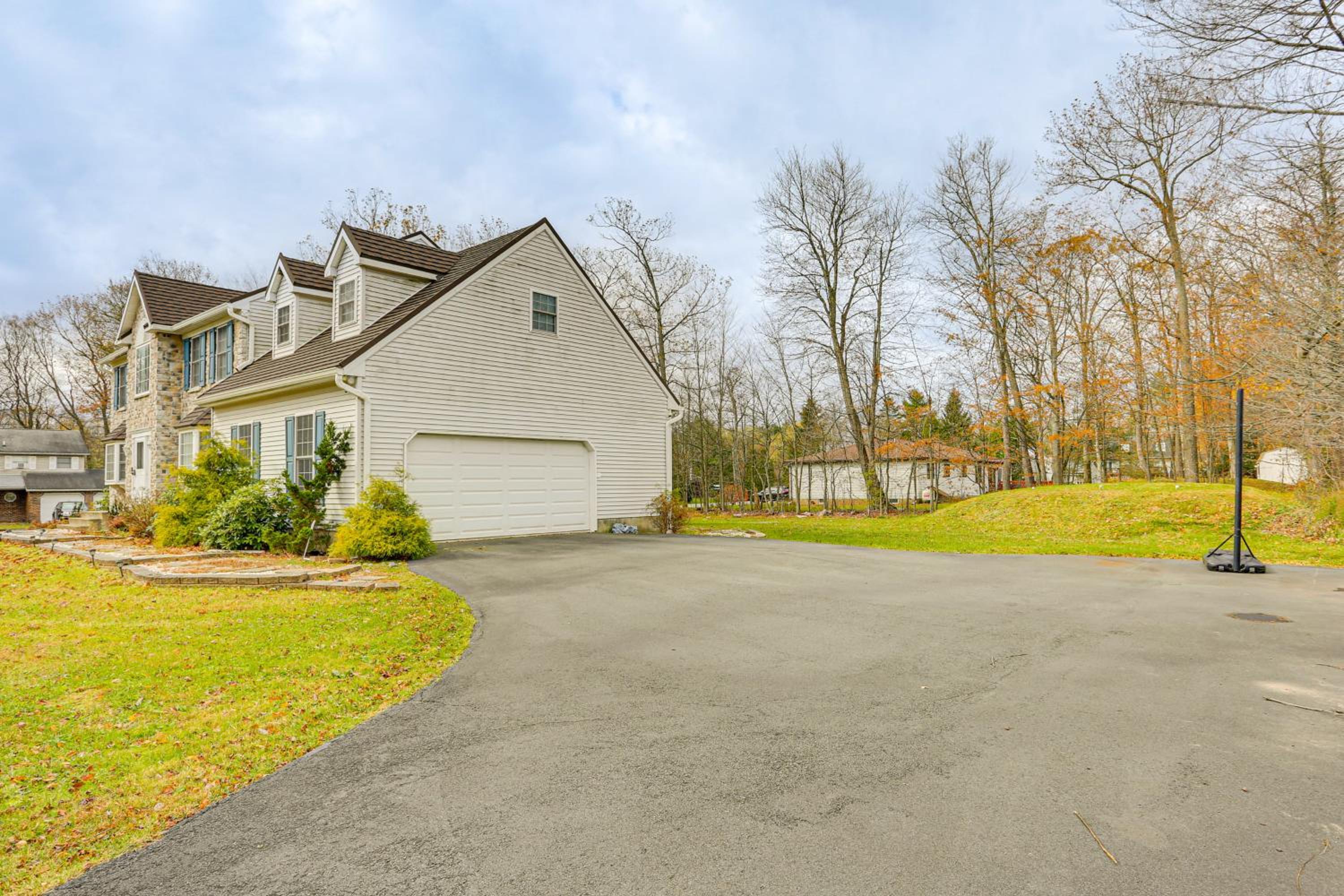 Hike, Ski and Game Spacious Poconos Home with Yard