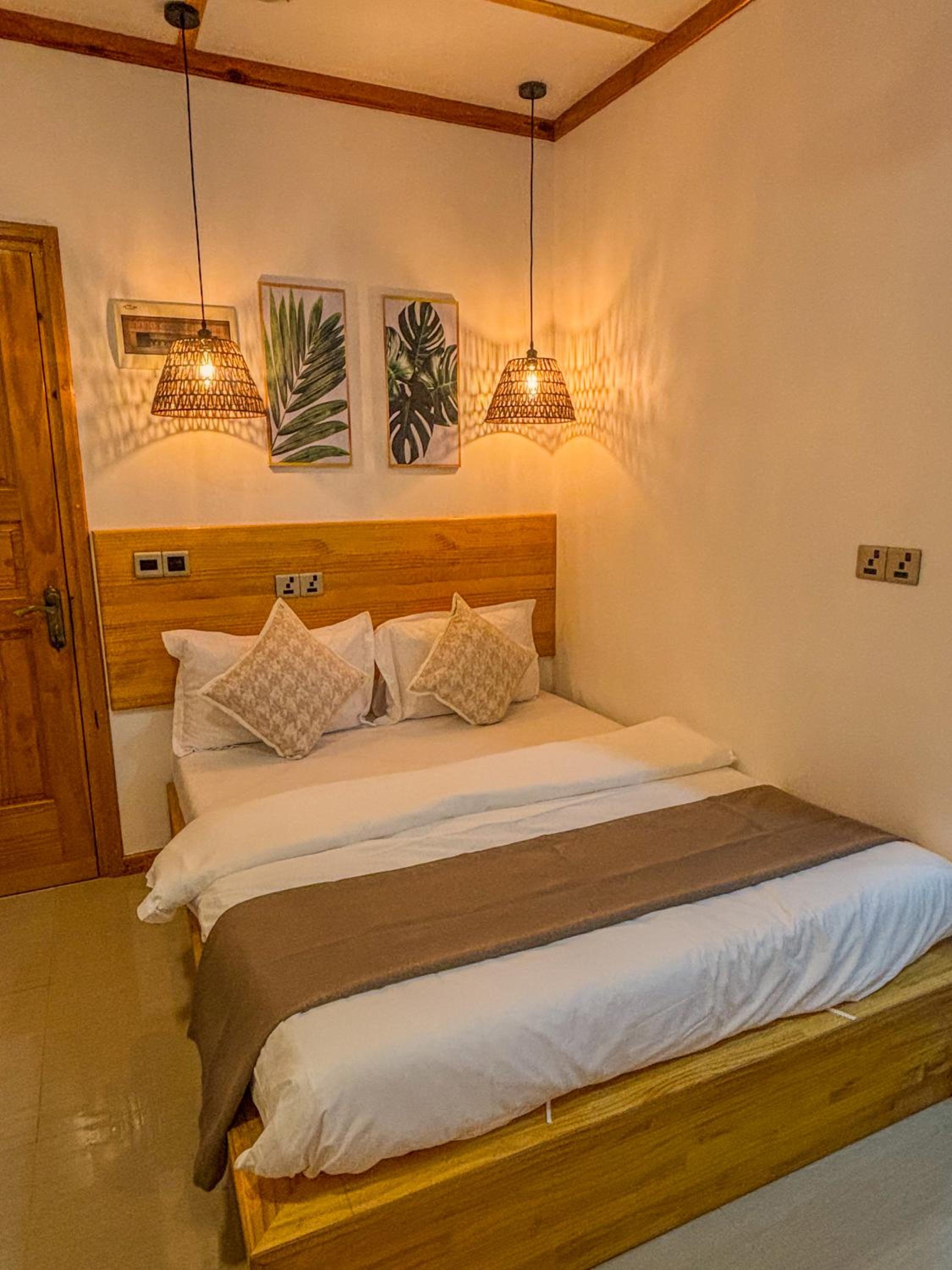 Eco Palm Mathiveri - Guest House with Complimentary Shared Kitchen & Laundry