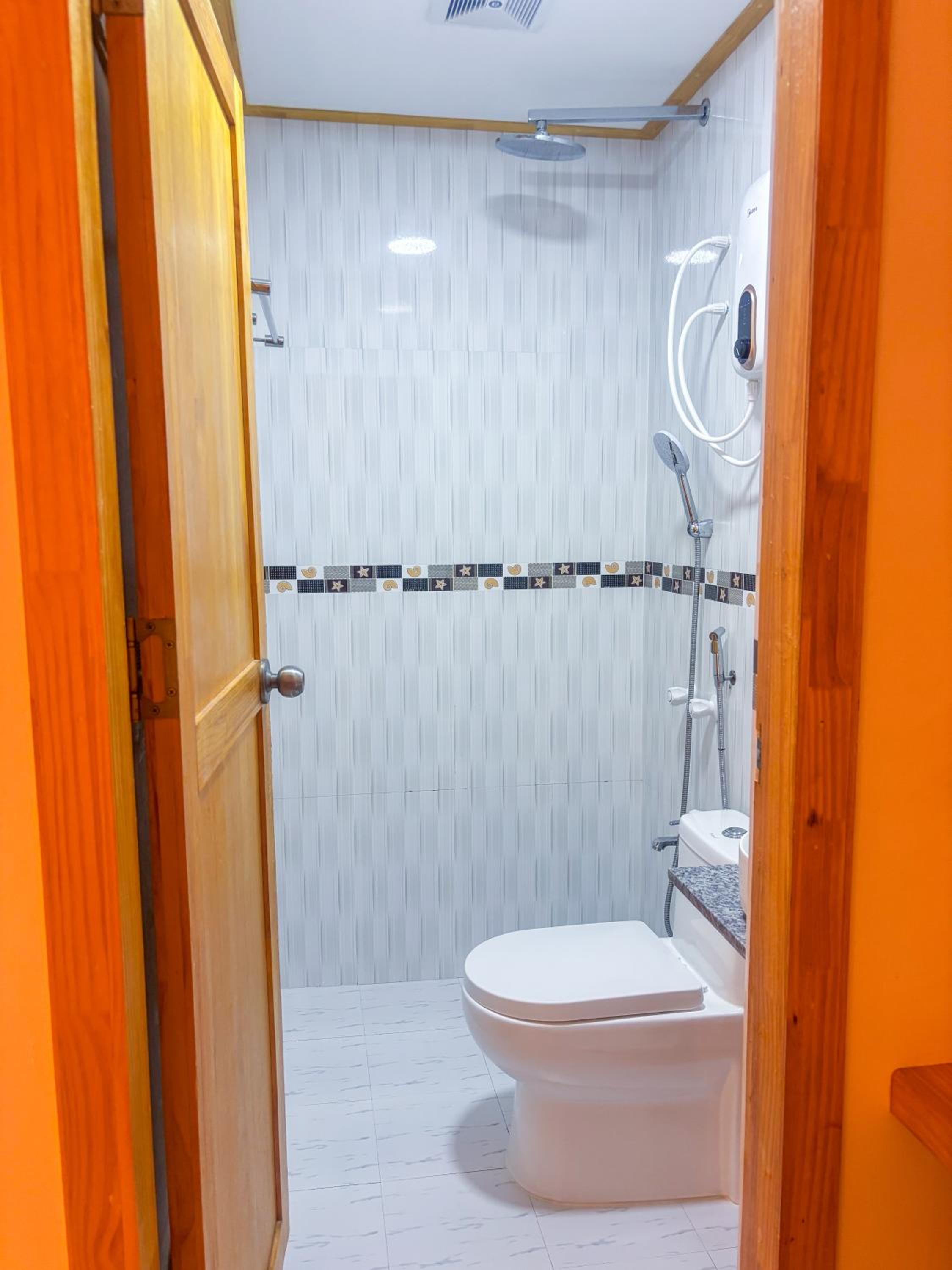 Eco Palm Mathiveri - Guest House with Complimentary Shared Kitchen & Laundry