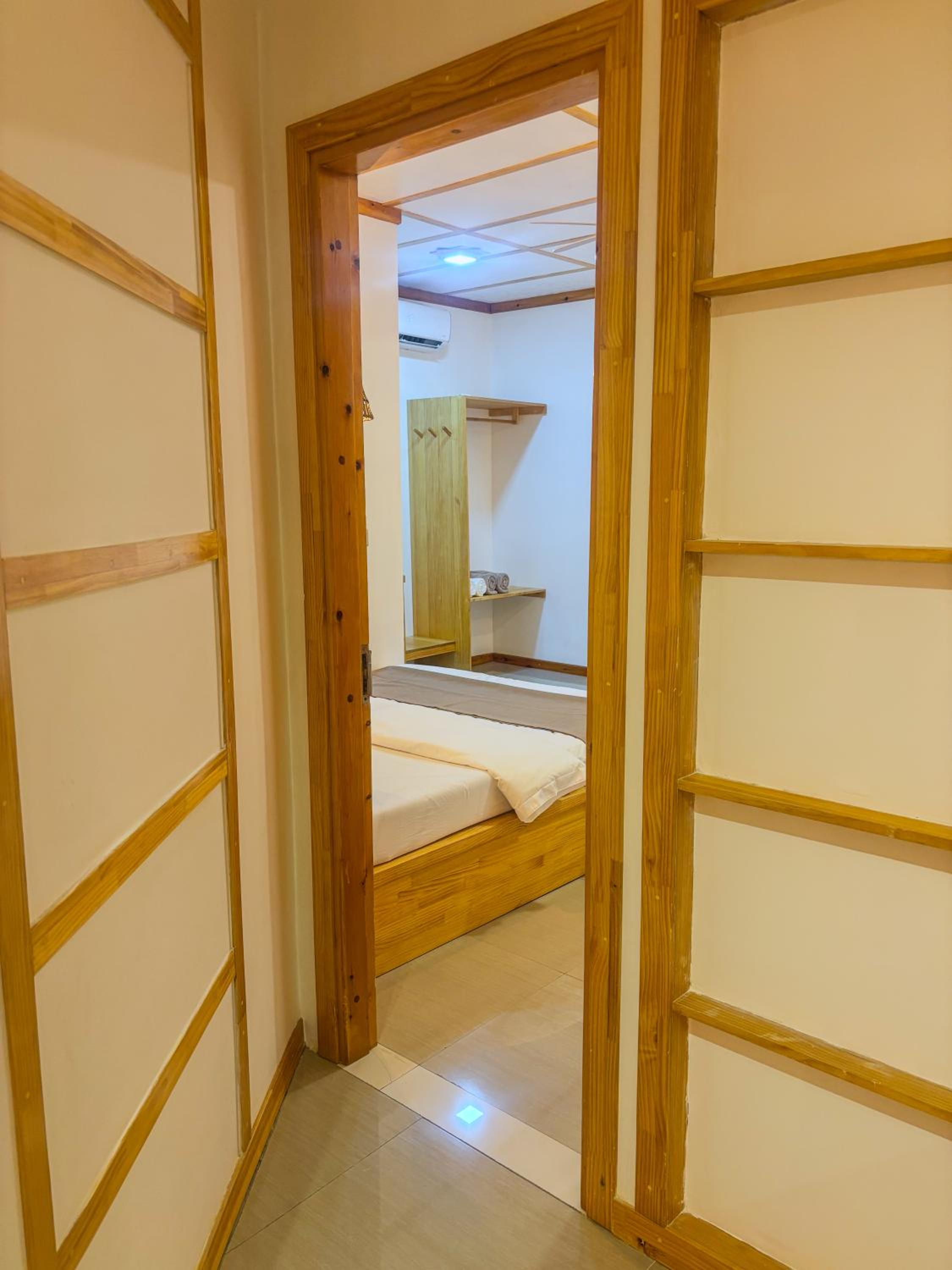 Eco Palm Mathiveri - Guest House with Complimentary Shared Kitchen & Laundry