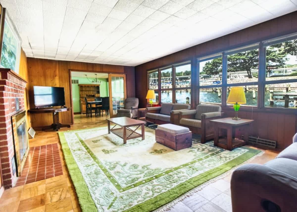 Boho Waterfront Getaway 5 Bedroom Retreat