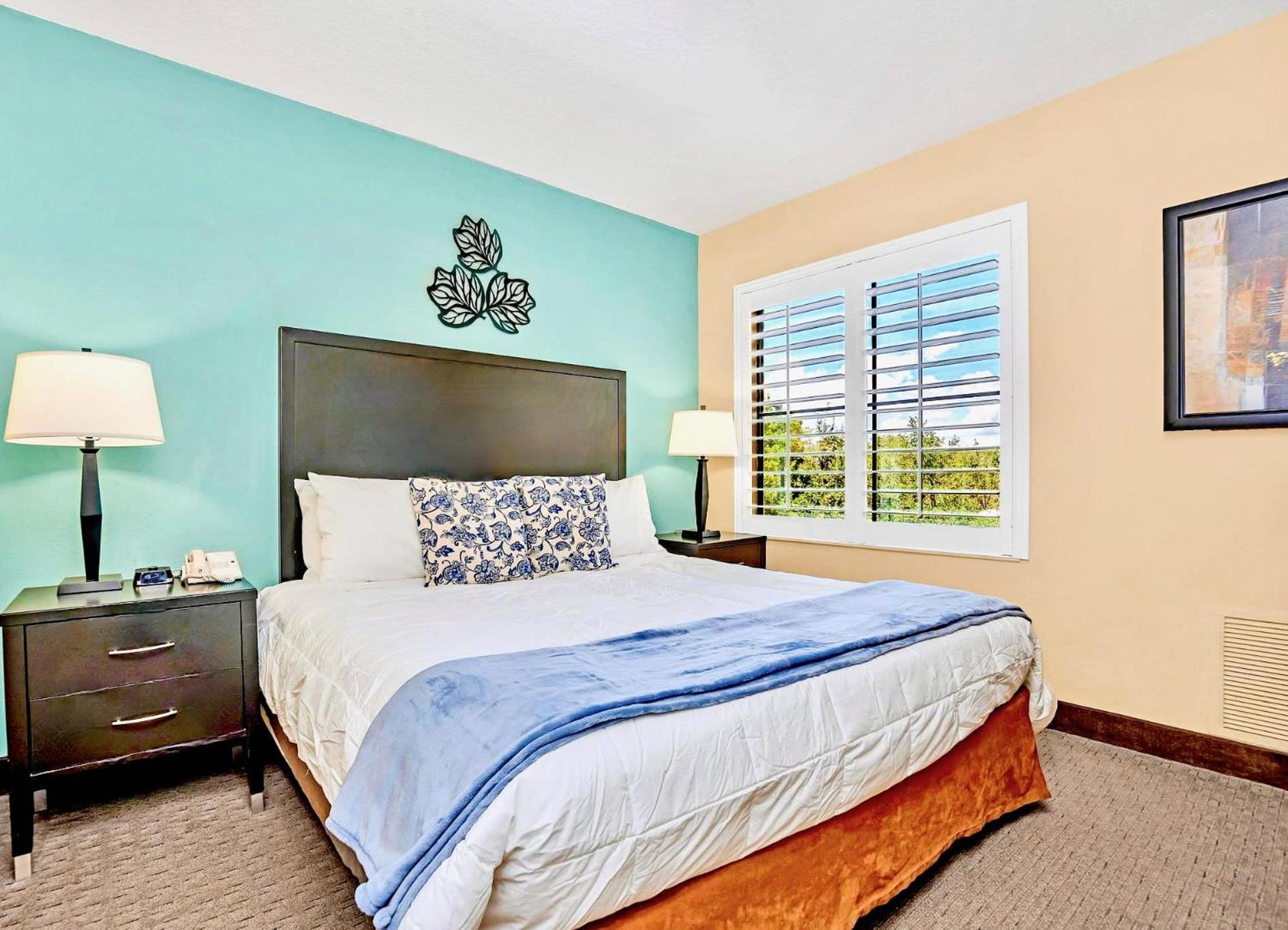 Condo with Hot Tub and Pool - Near to Disney