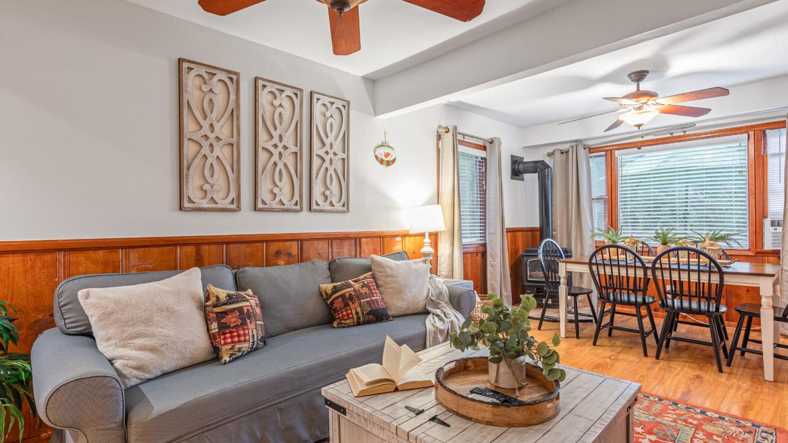 Minutes to Lake Arrowhead Village Cozy Secluded Cedar Cove by AvantStay