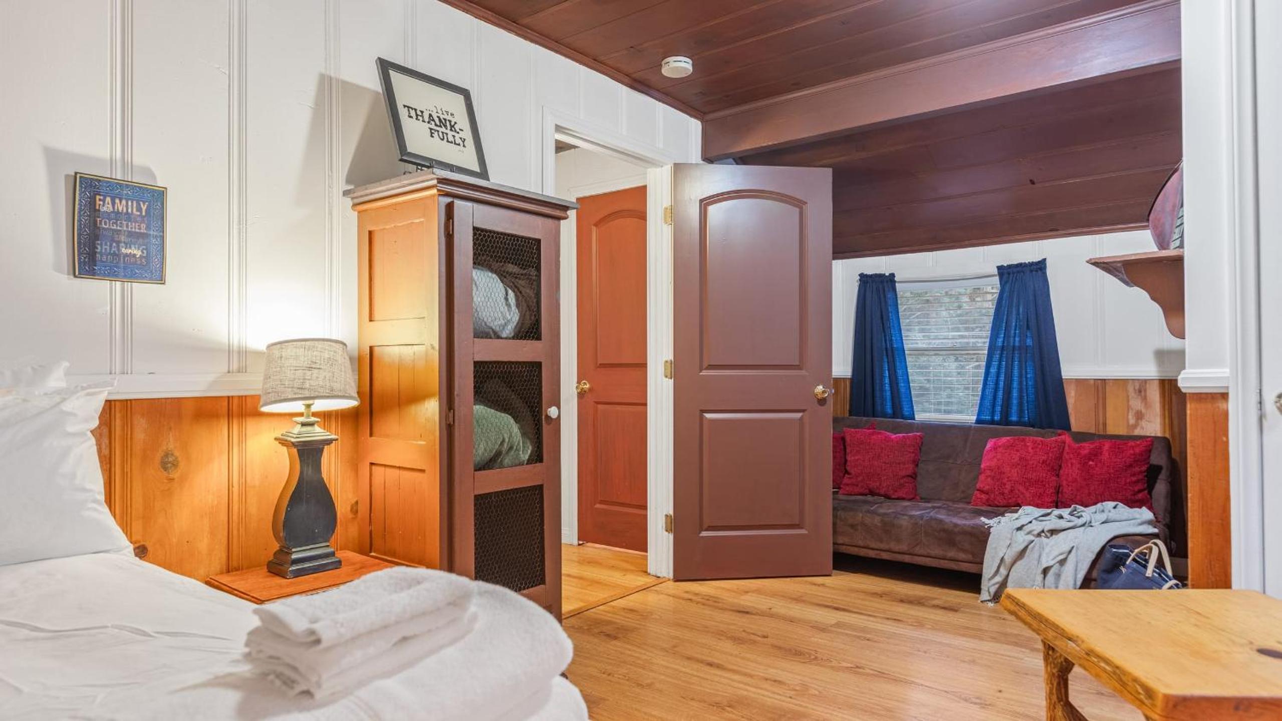 Minutes to Lake Arrowhead Village Cozy Secluded Cedar Cove by AvantStay