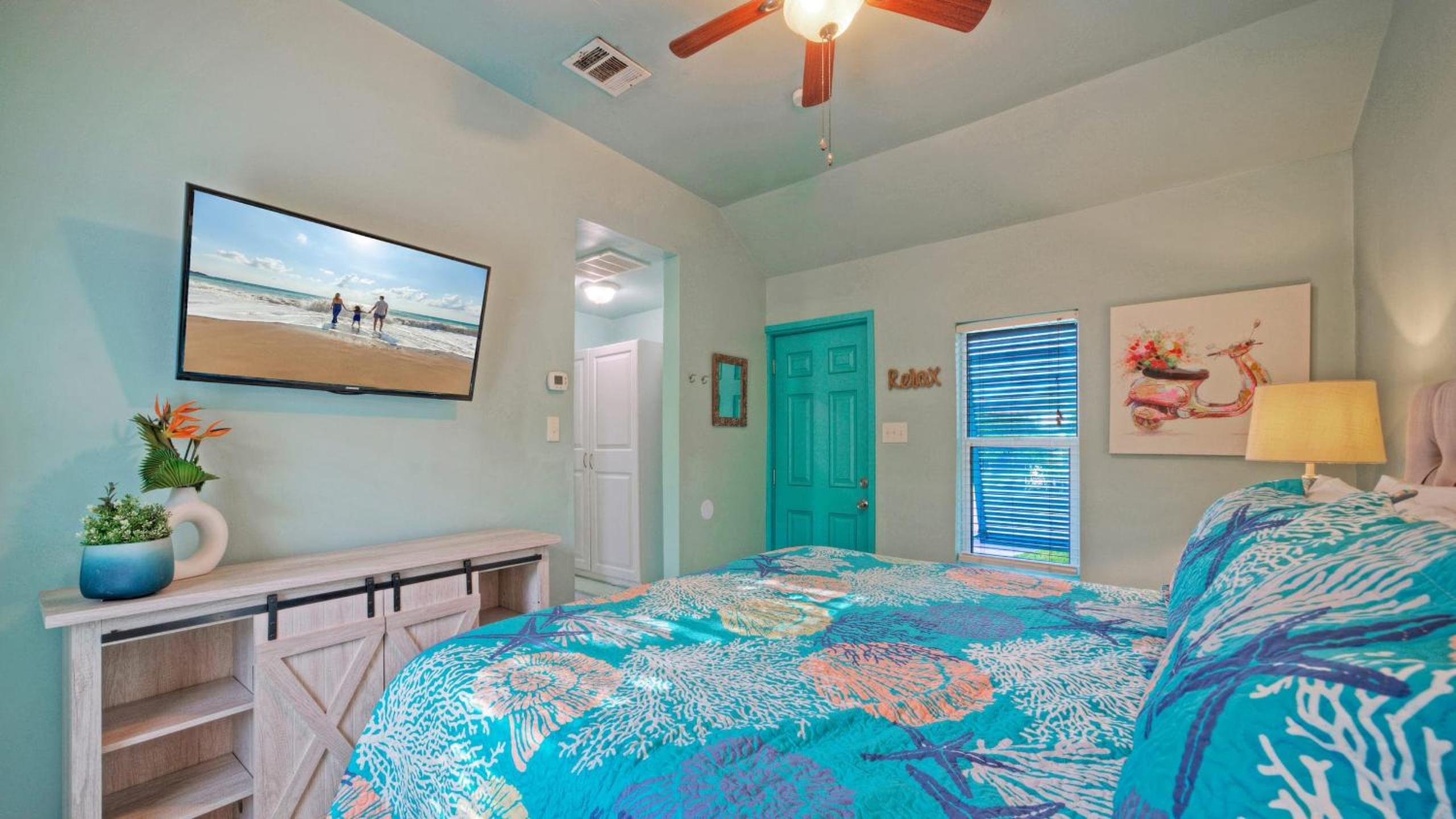 Cozy Cottage w Private Yard in Spanish Village Casa San Miguel by AvantStay