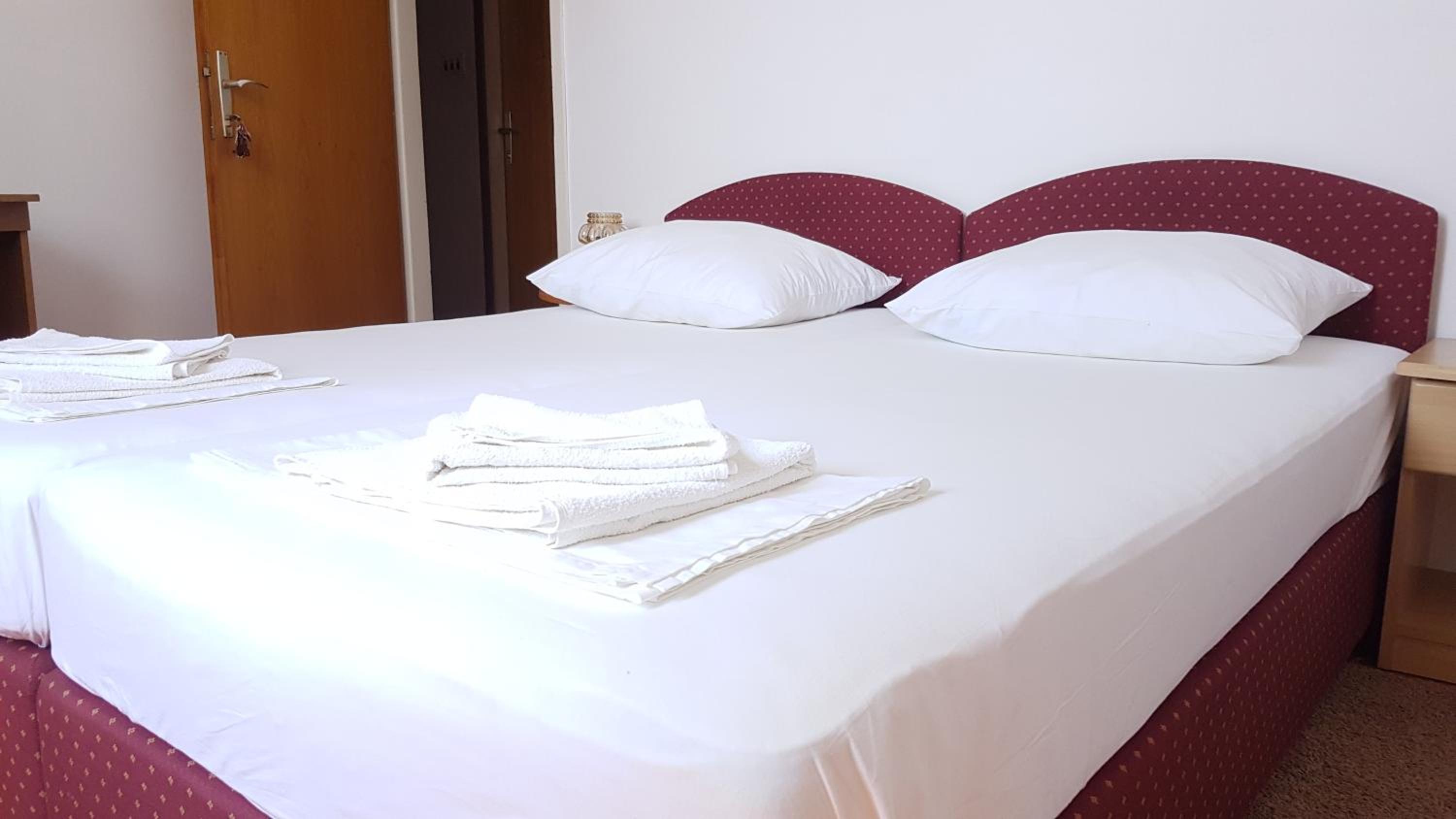 Rooms Vjera