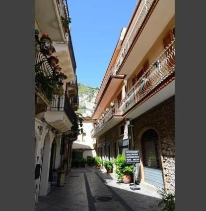 Le Naumachie n3 ,Casa Alessia Centro Storico view 4