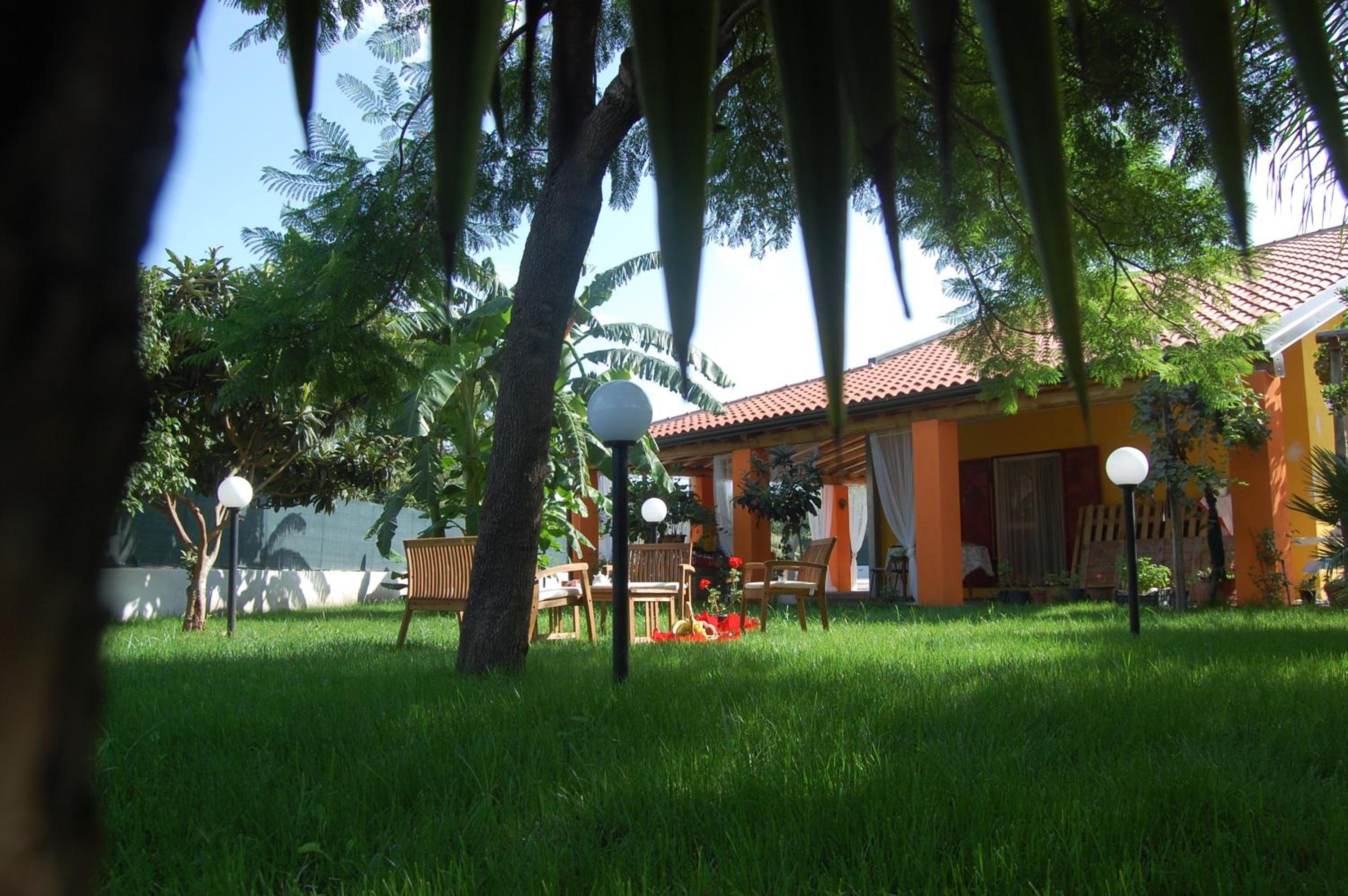 Hotel OMBRA E CAFFE' - Image 1