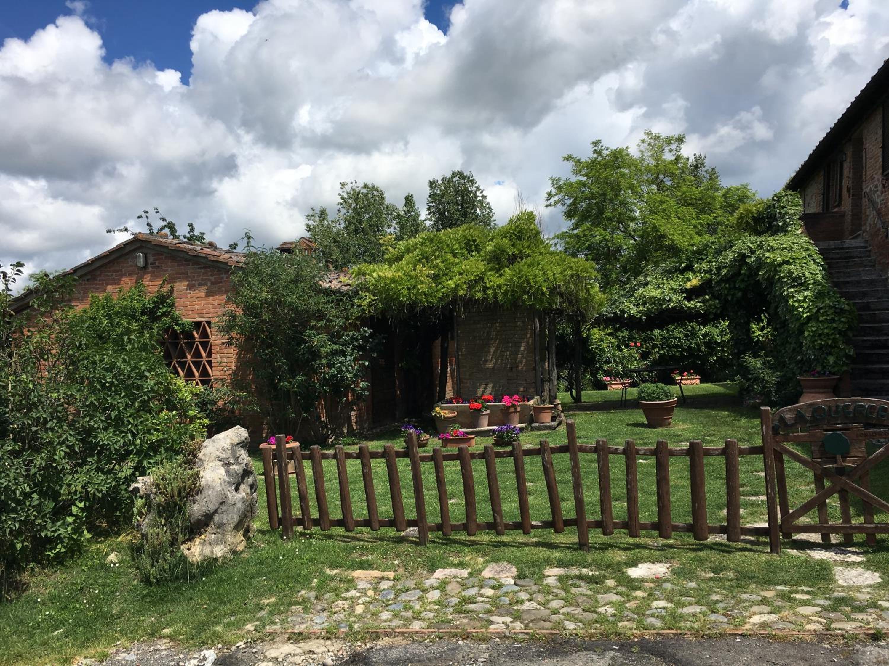 Casale Le Querce view 2