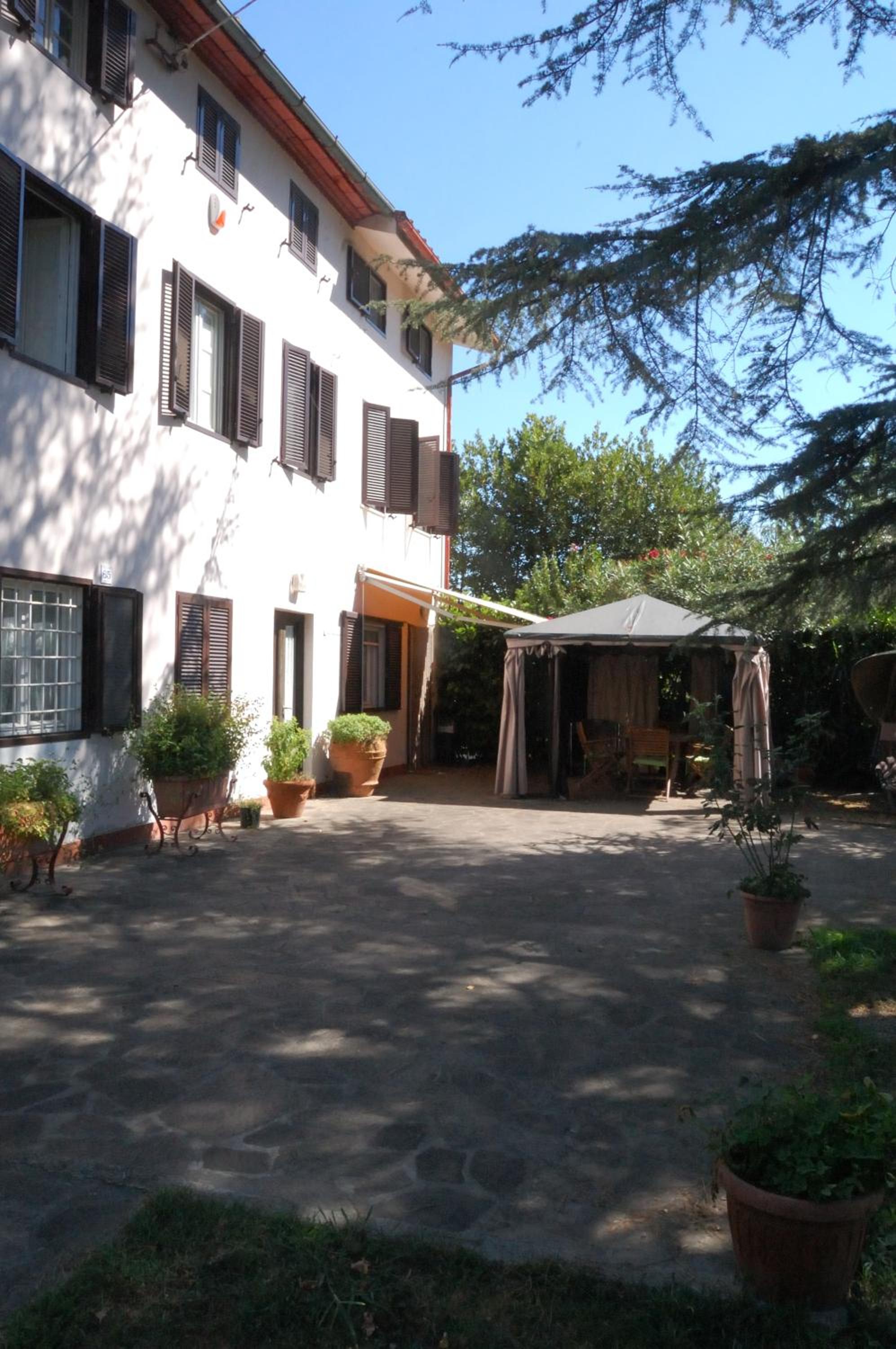 Photo 11