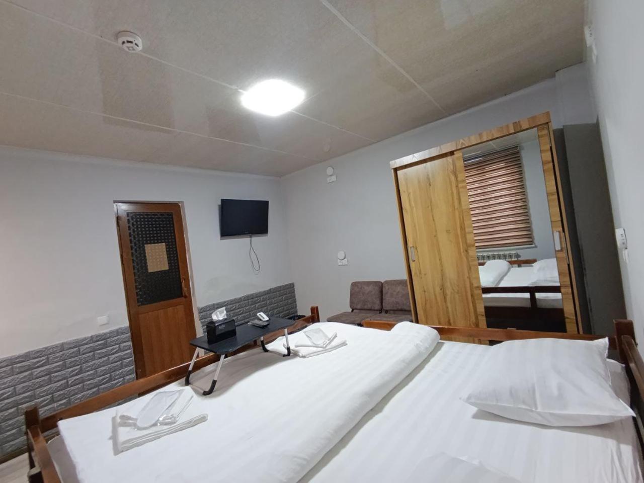 Caravan Hostel Near Airport