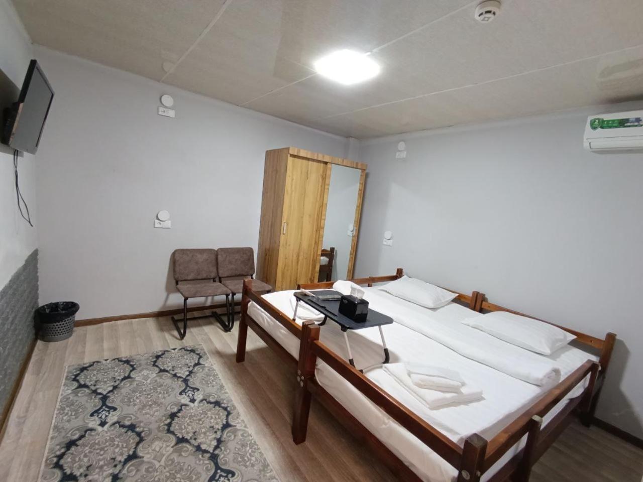 Caravan Hostel Near Airport