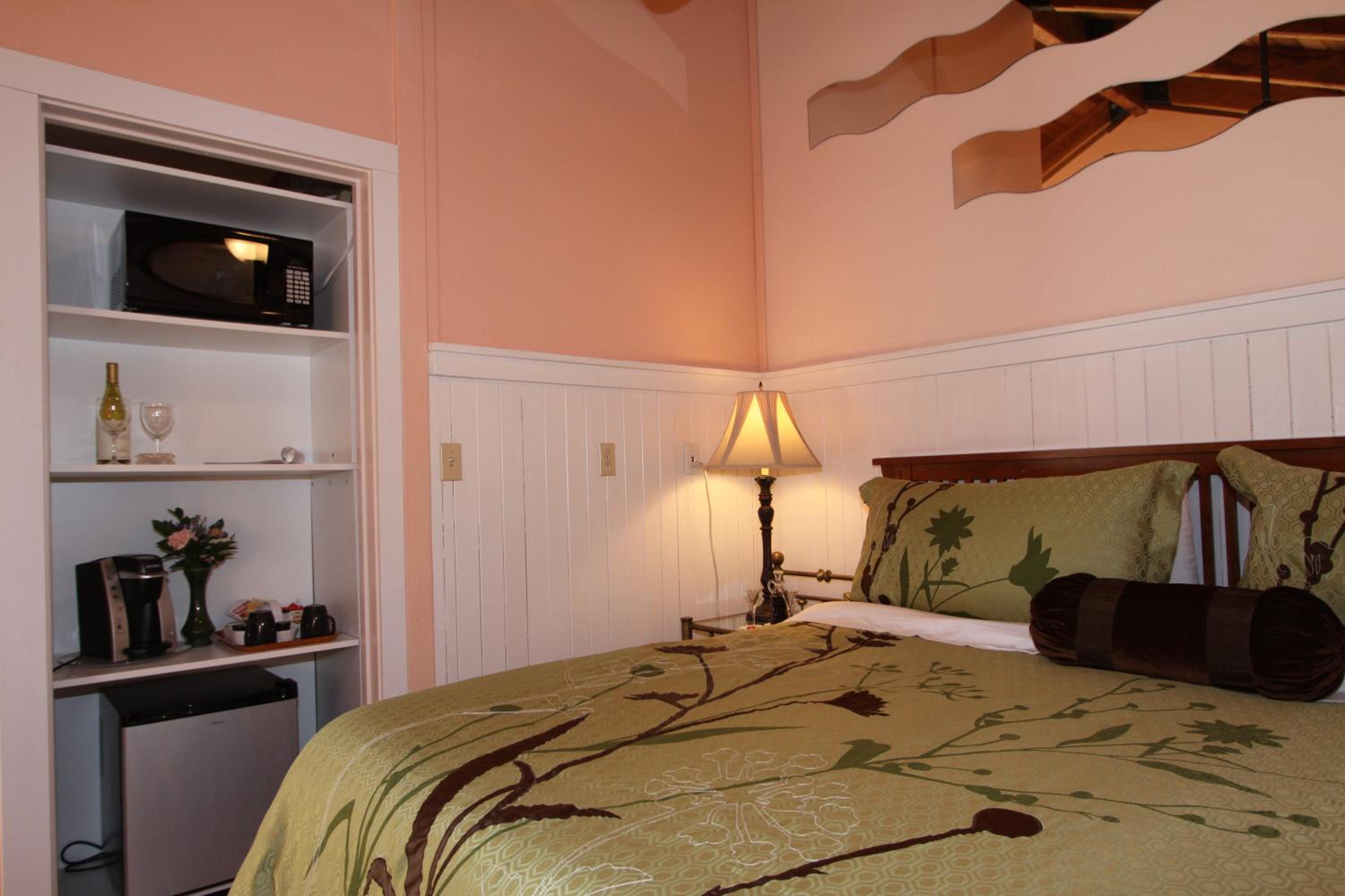 Elk Cove Inn & Spa view 2