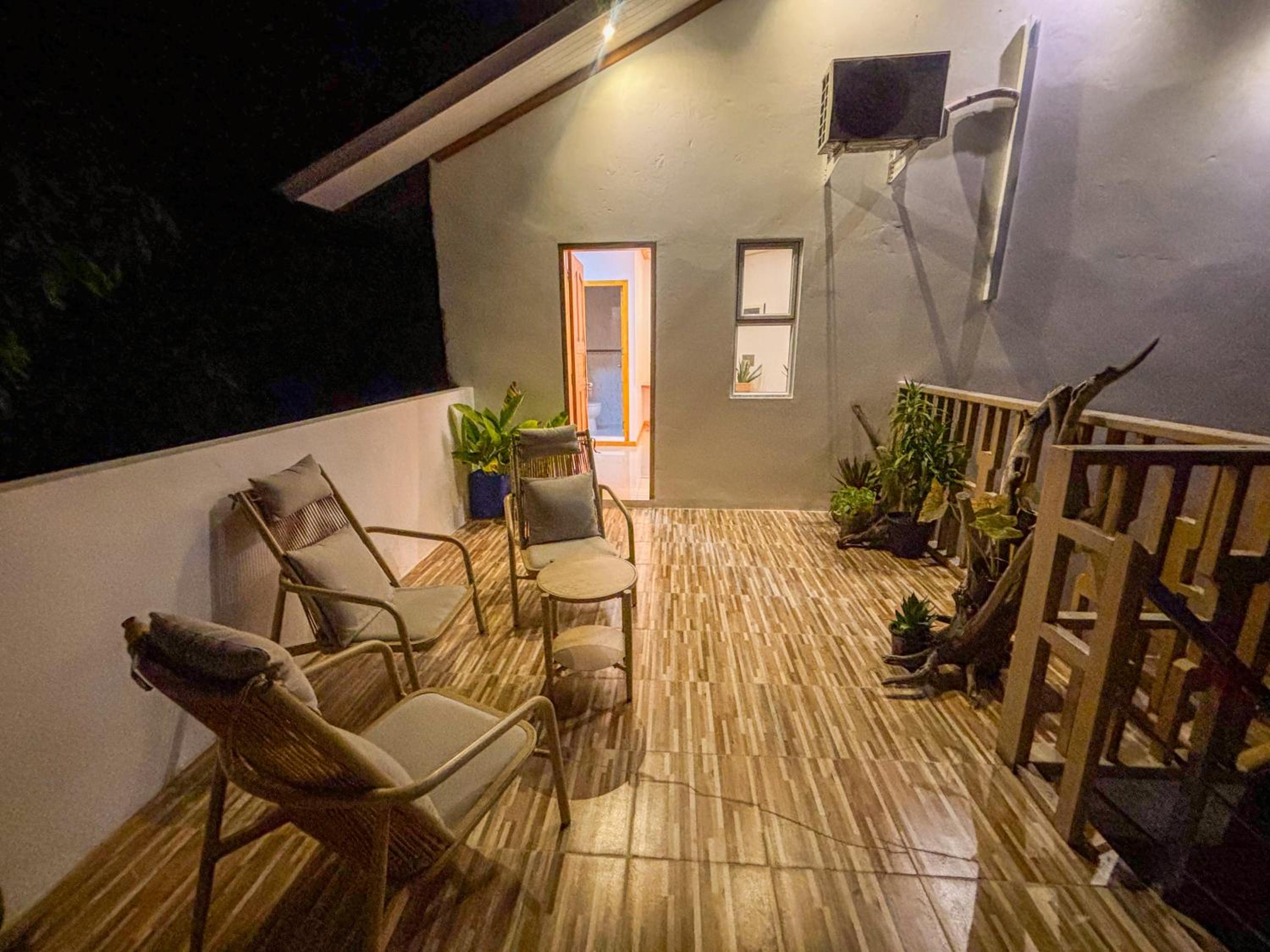 Eco Palm Mathiveri - Guest House with Complimentary Shared Kitchen & Laundry
