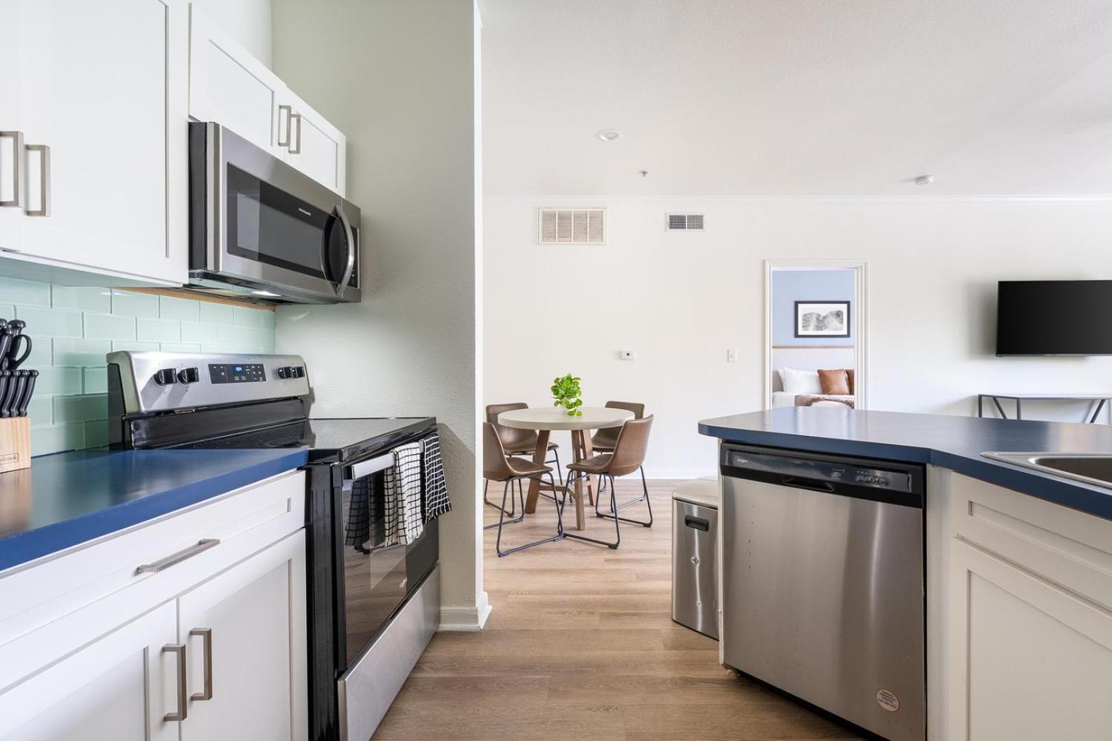 Landing Beautiful 2BD Gym