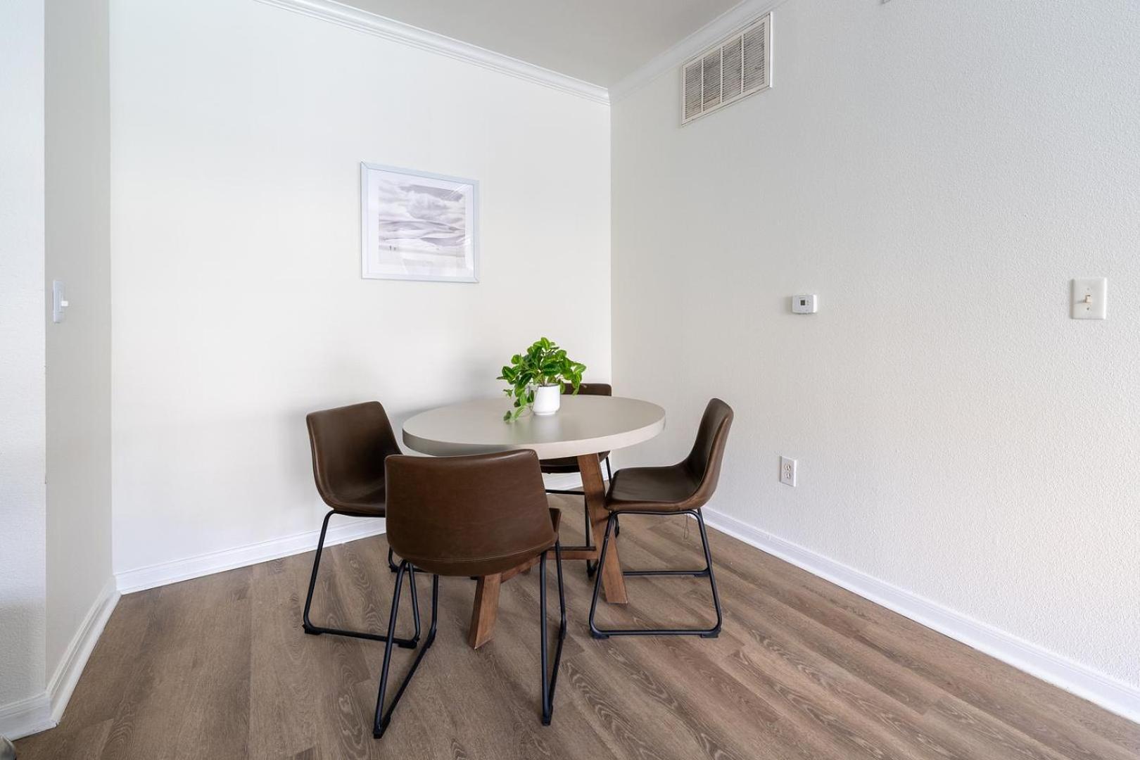 Landing Beautiful 2BD Gym