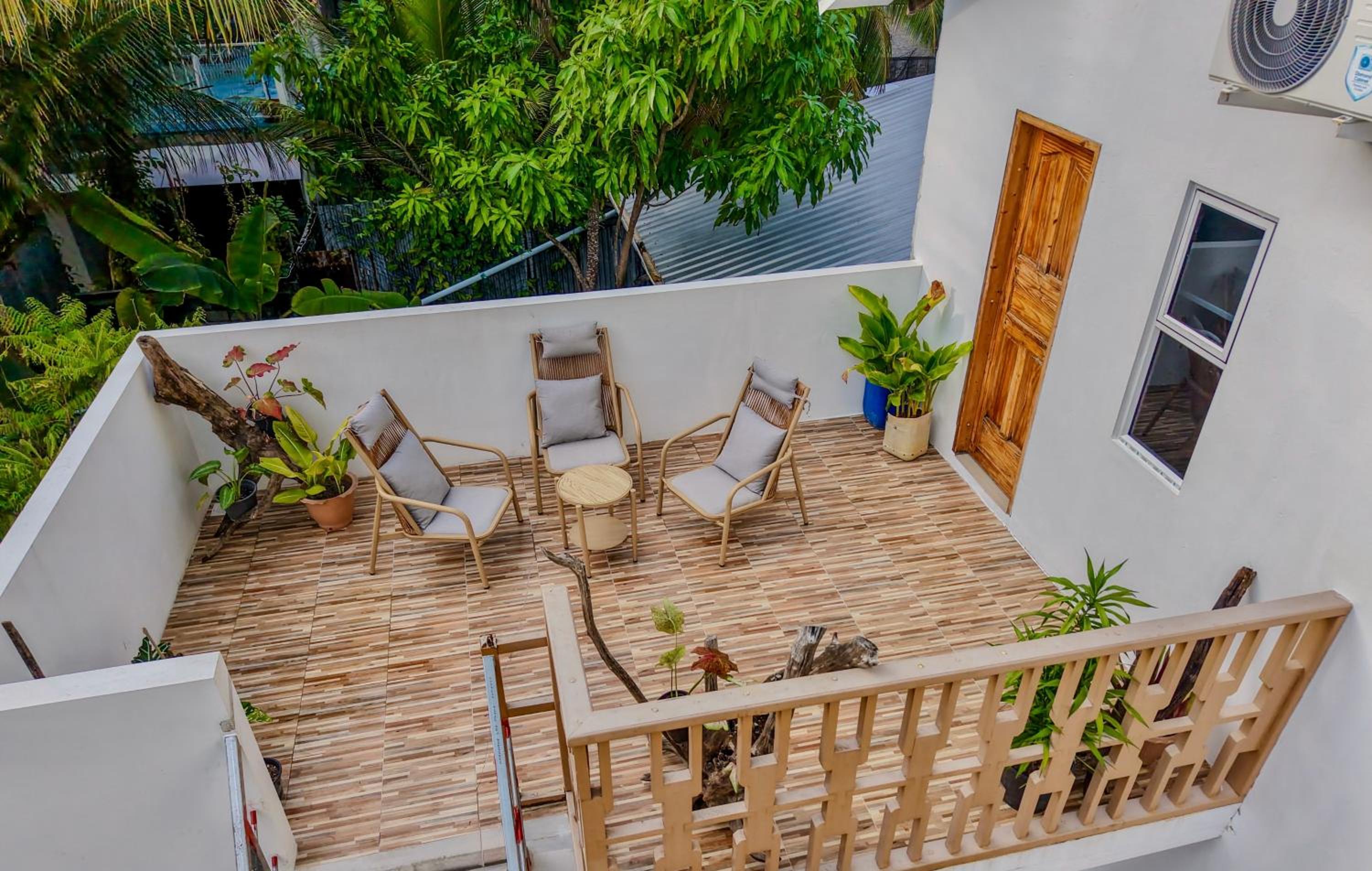 Eco Palm Mathiveri - Guest House with Complimentary Shared Kitchen & Laundry