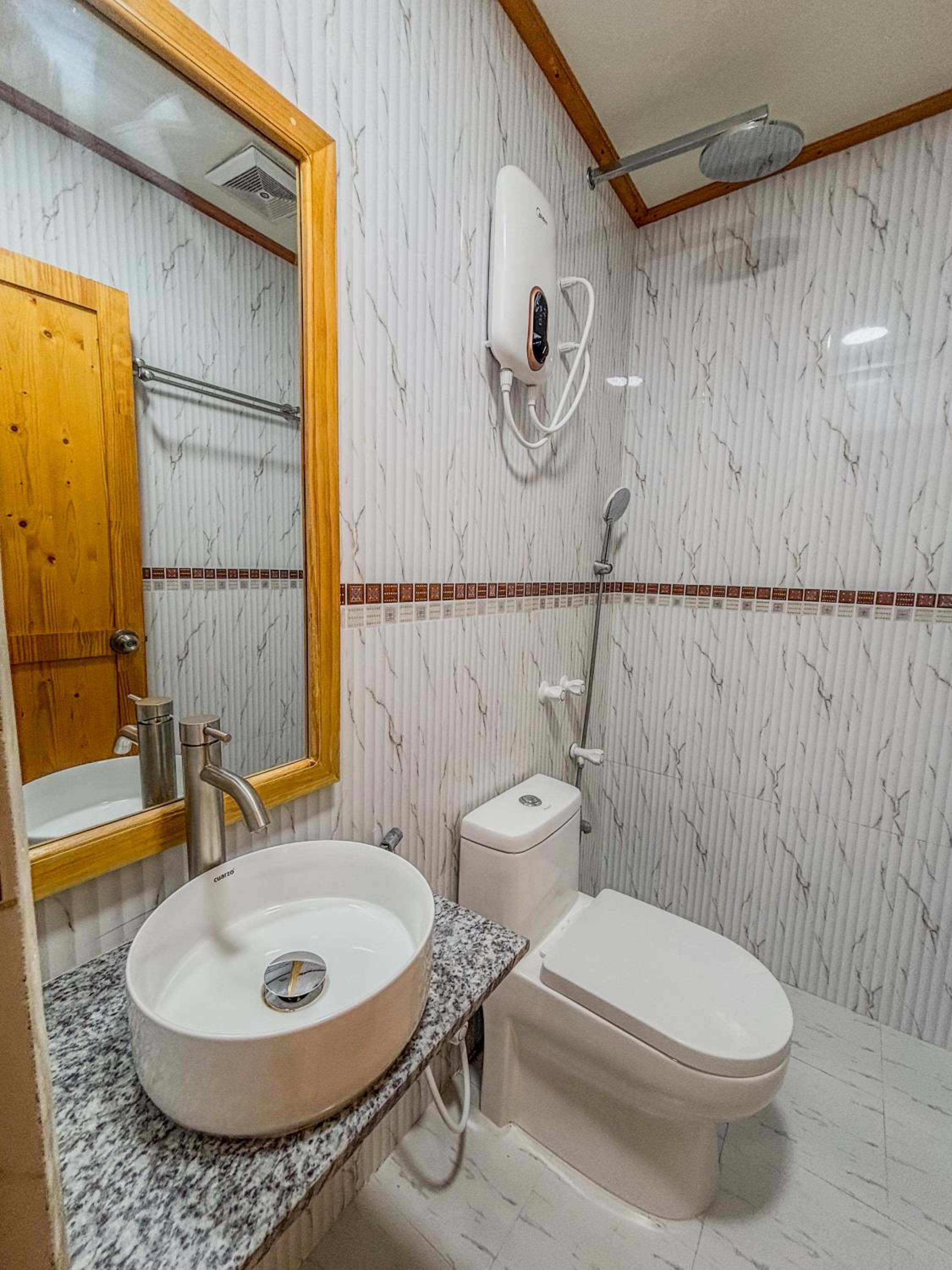 Eco Palm Mathiveri - Guest House with Complimentary Shared Kitchen & Laundry