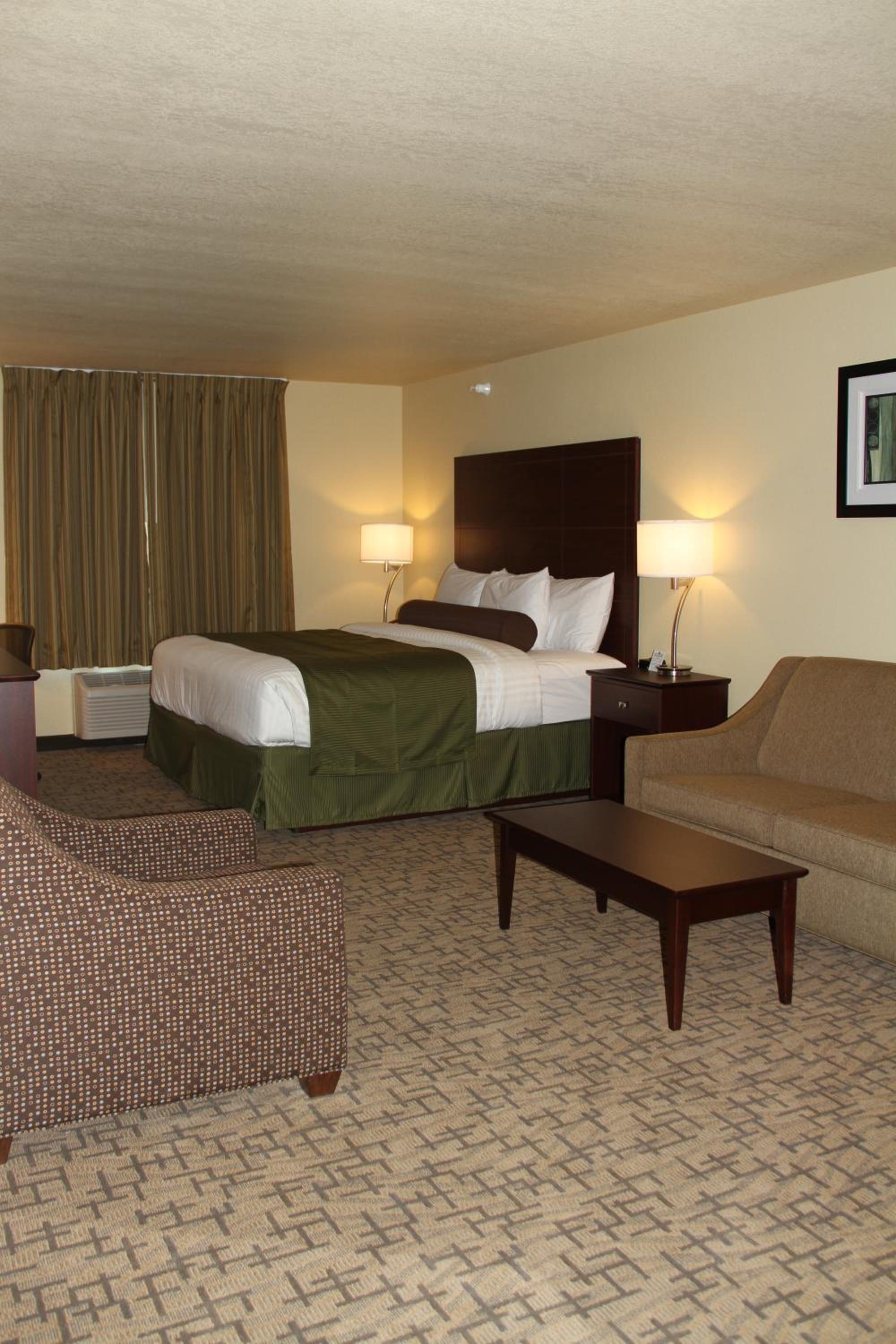 Cobblestone Hotel & Suites - Devils Lake