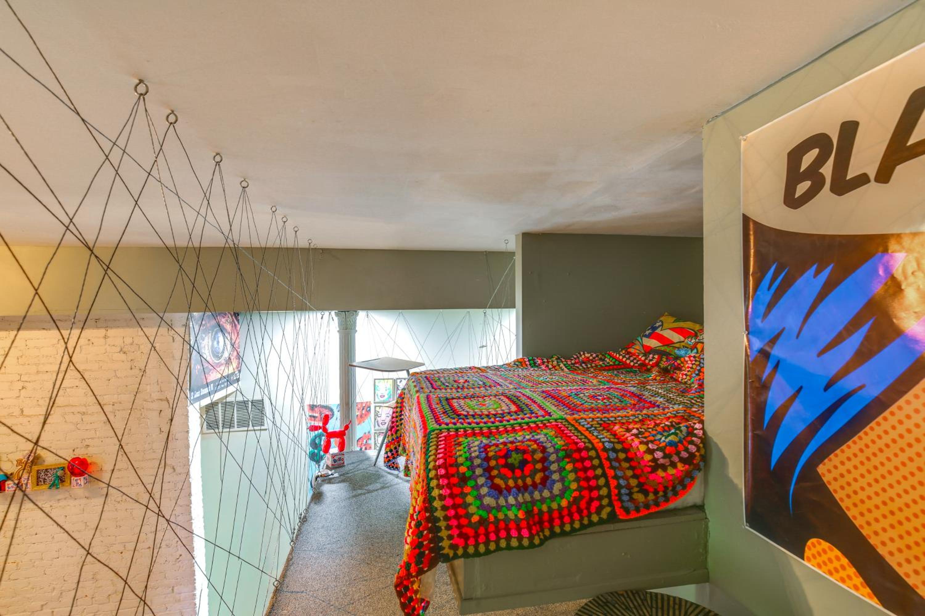 Heart of St Louis! Walkable Soulard Apt with Loft