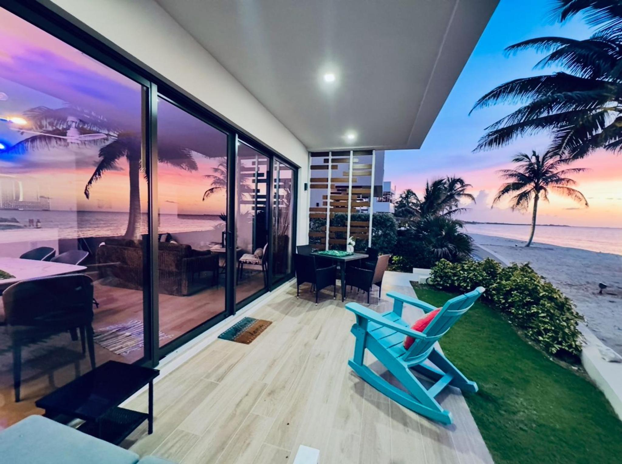 Oceanfront Residency luxury 2B2B ,1-6 person ,terrasse, beach access garden pool