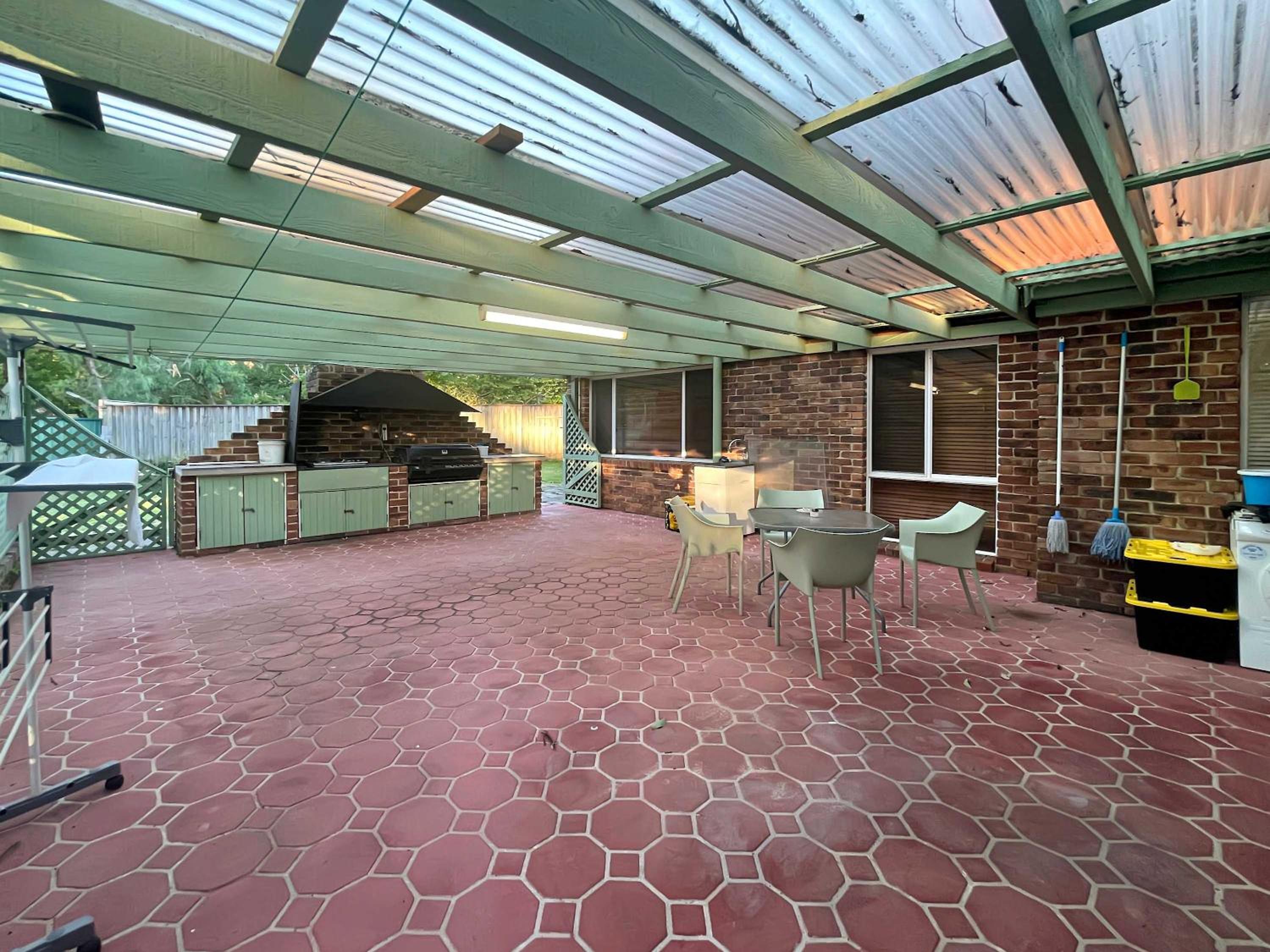 MetaWise Cozy Family Room 1 in Shared Home Free Parking